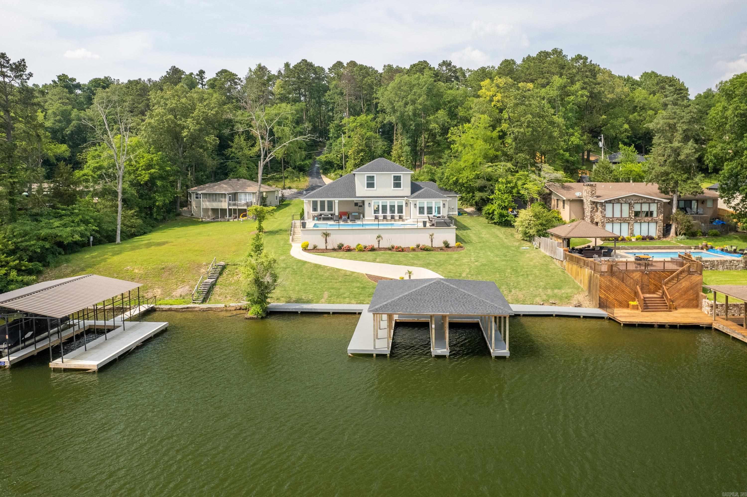 LONG POINT - Residential