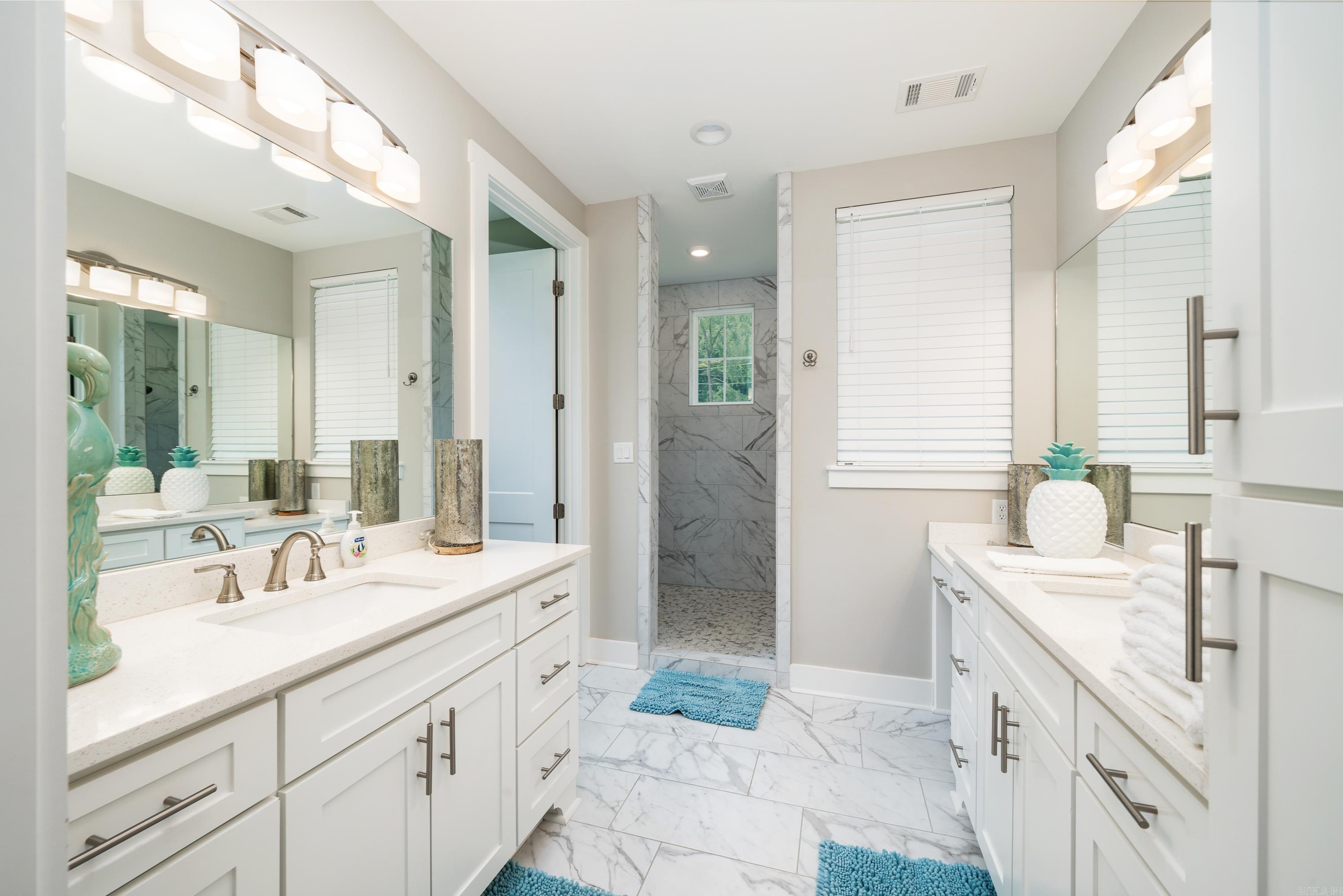 LONG POINT - Residential