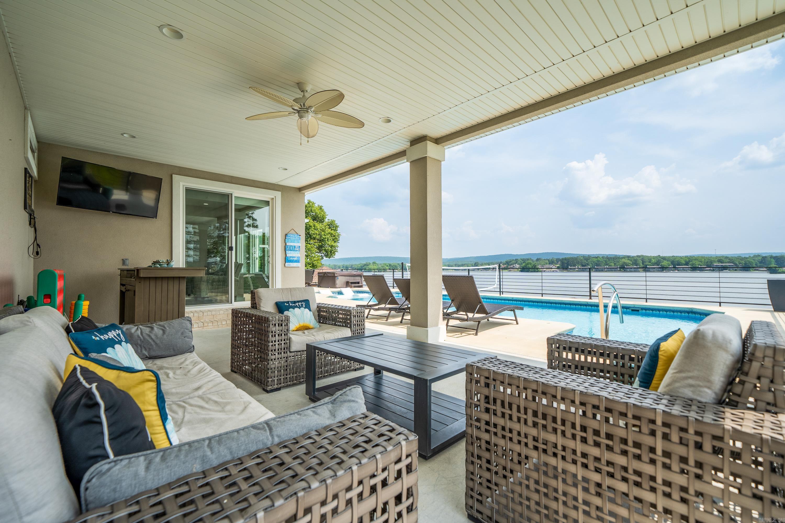 LONG POINT - Residential