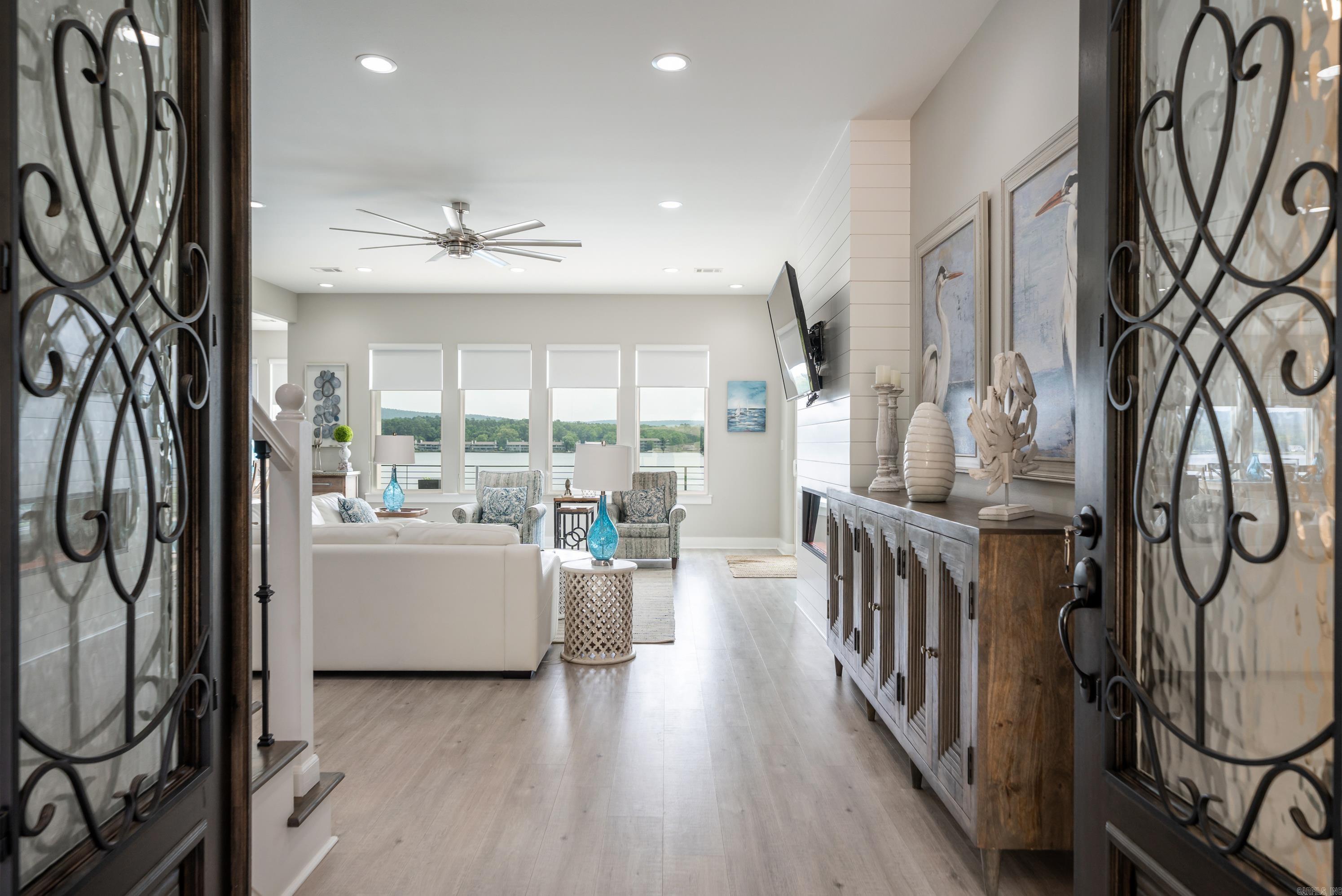 LONG POINT - Residential