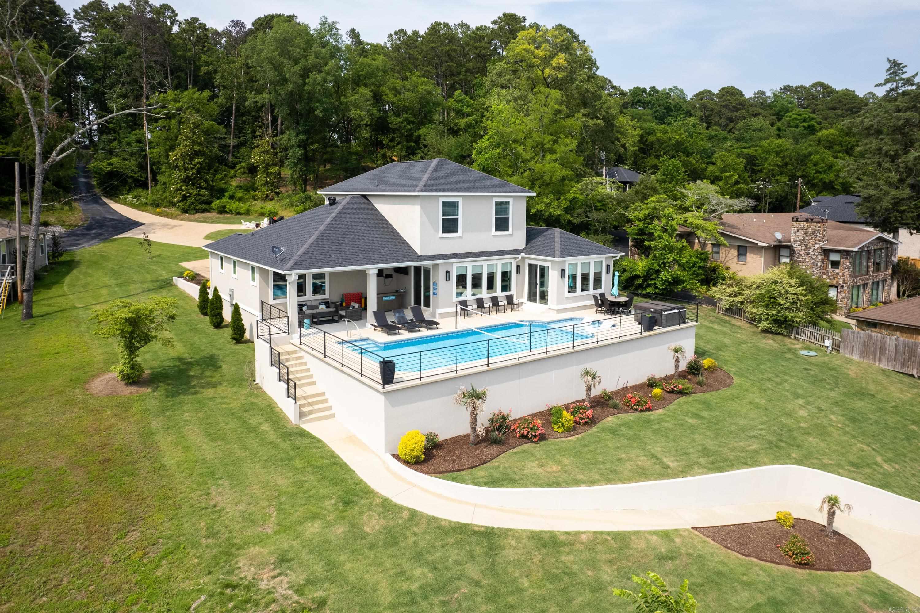 LONG POINT - Residential