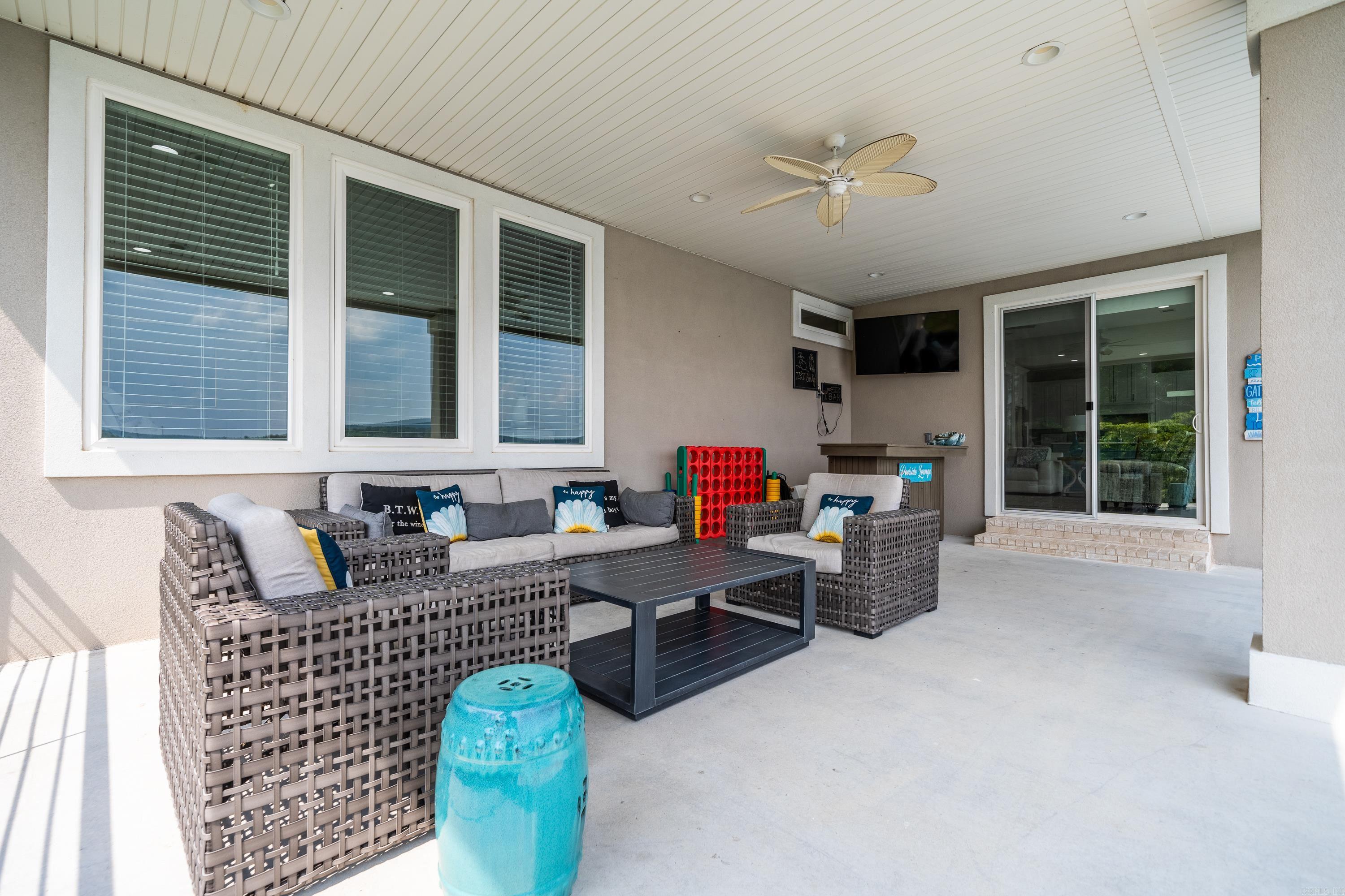 LONG POINT - Residential