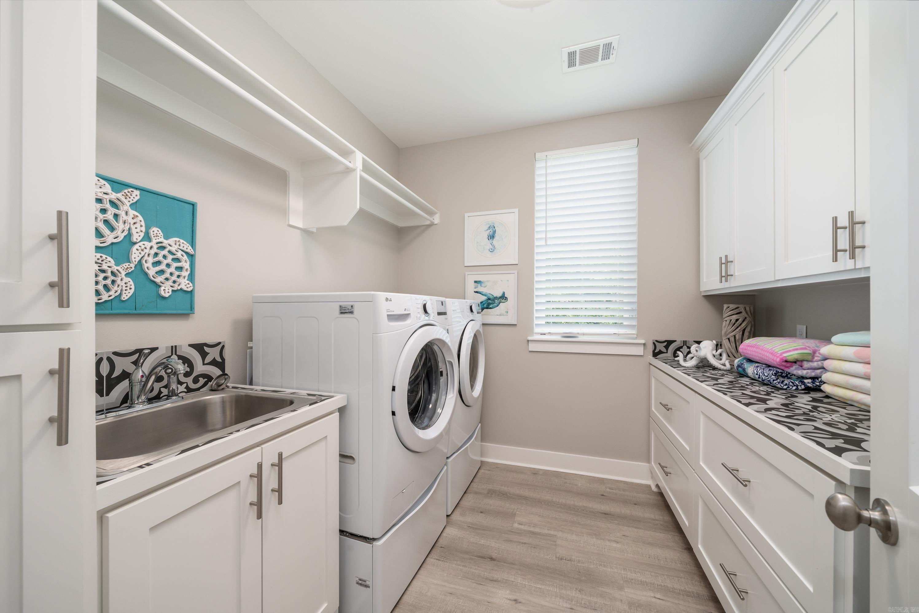 LONG POINT - Residential