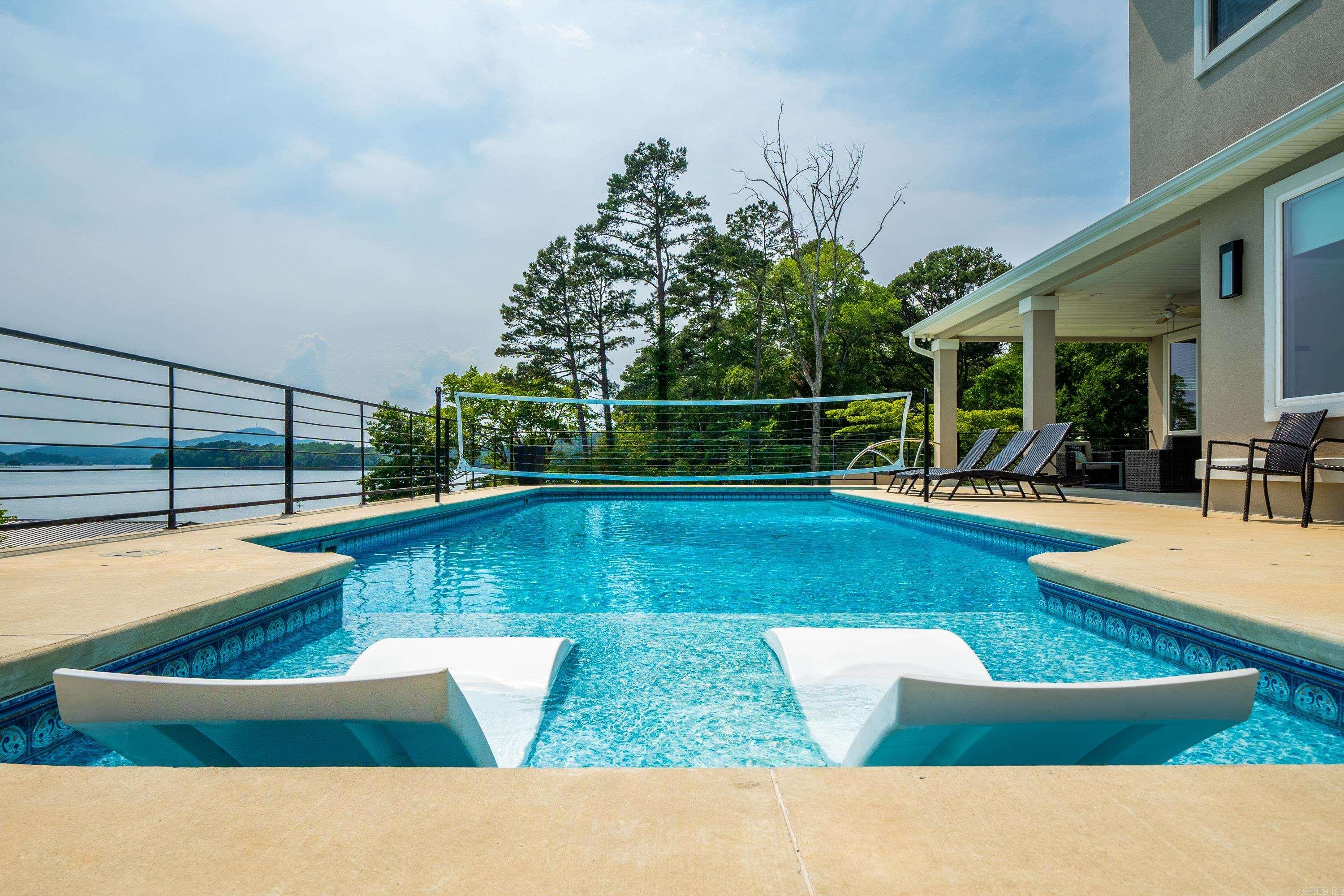 LONG POINT - Residential