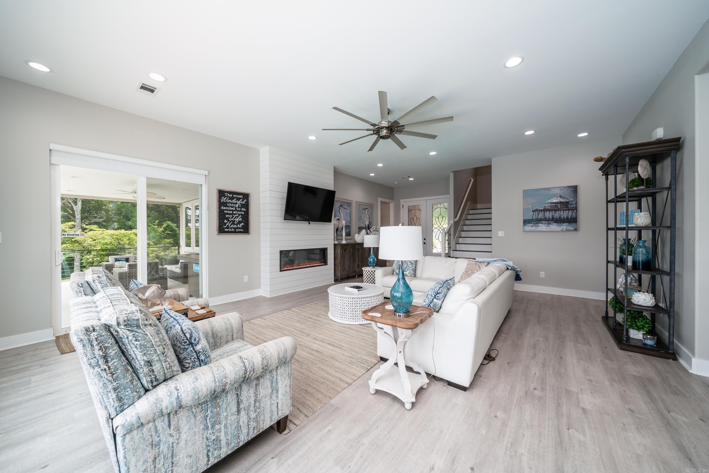 LONG POINT - Residential