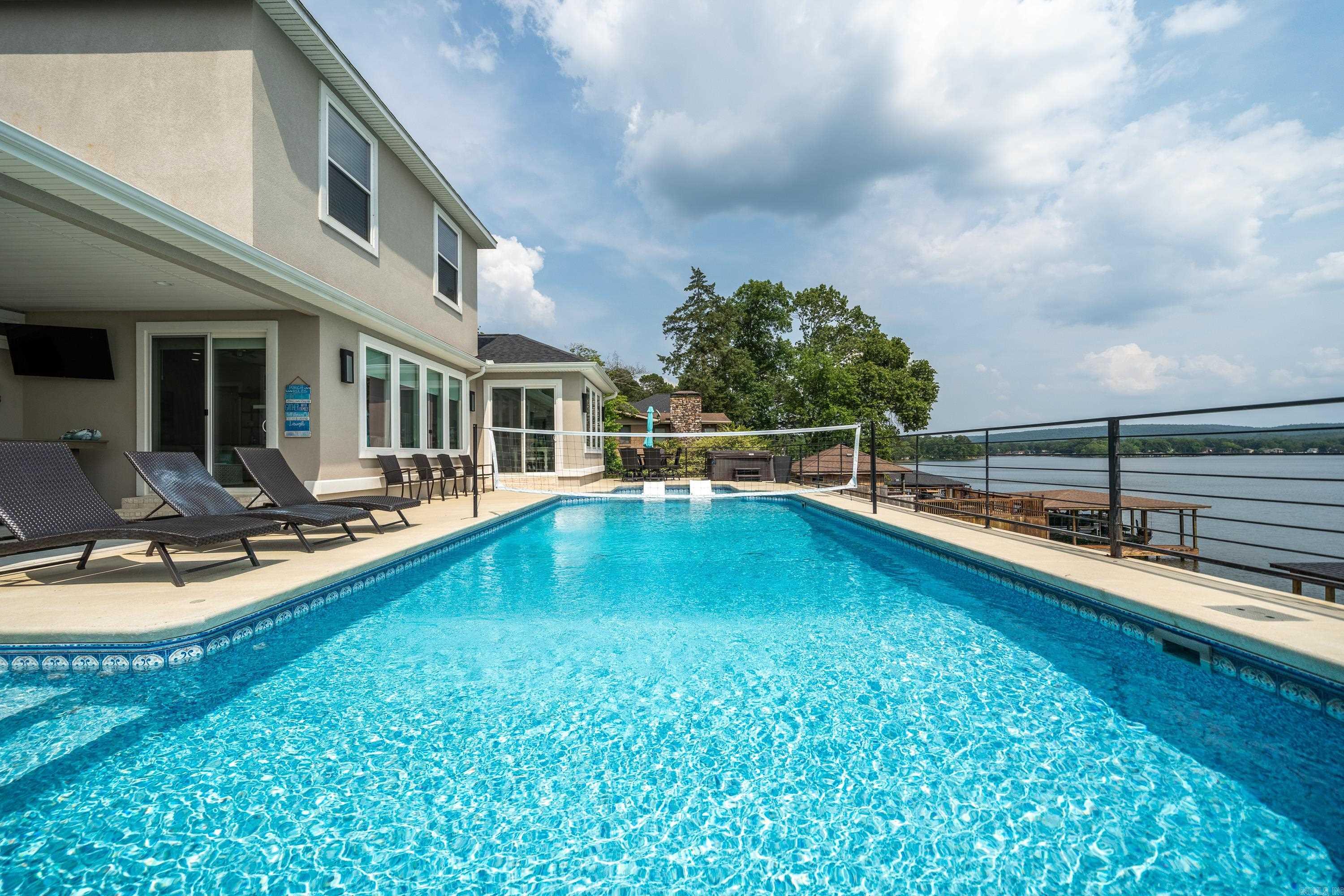 LONG POINT - Residential