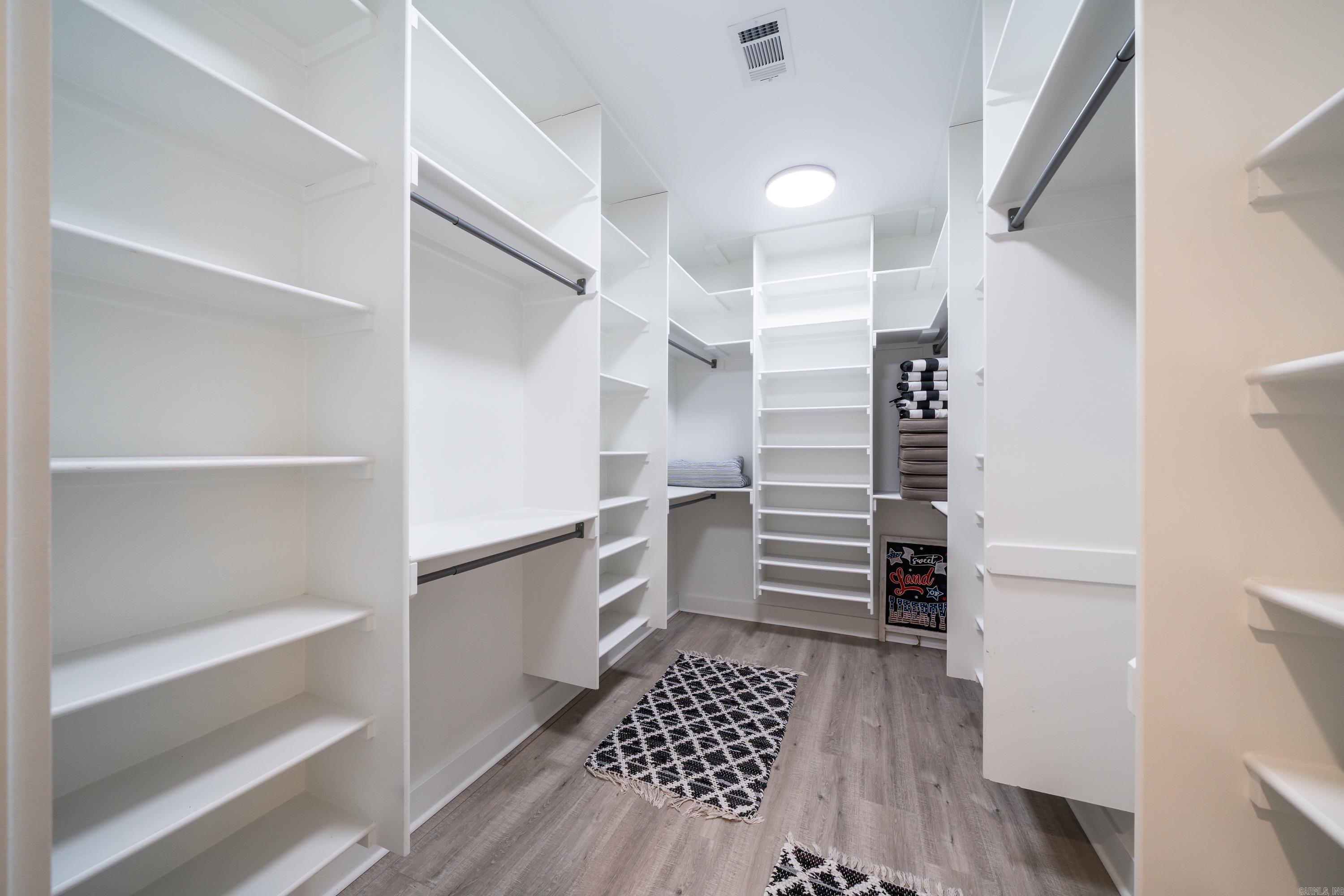 LONG POINT - Residential