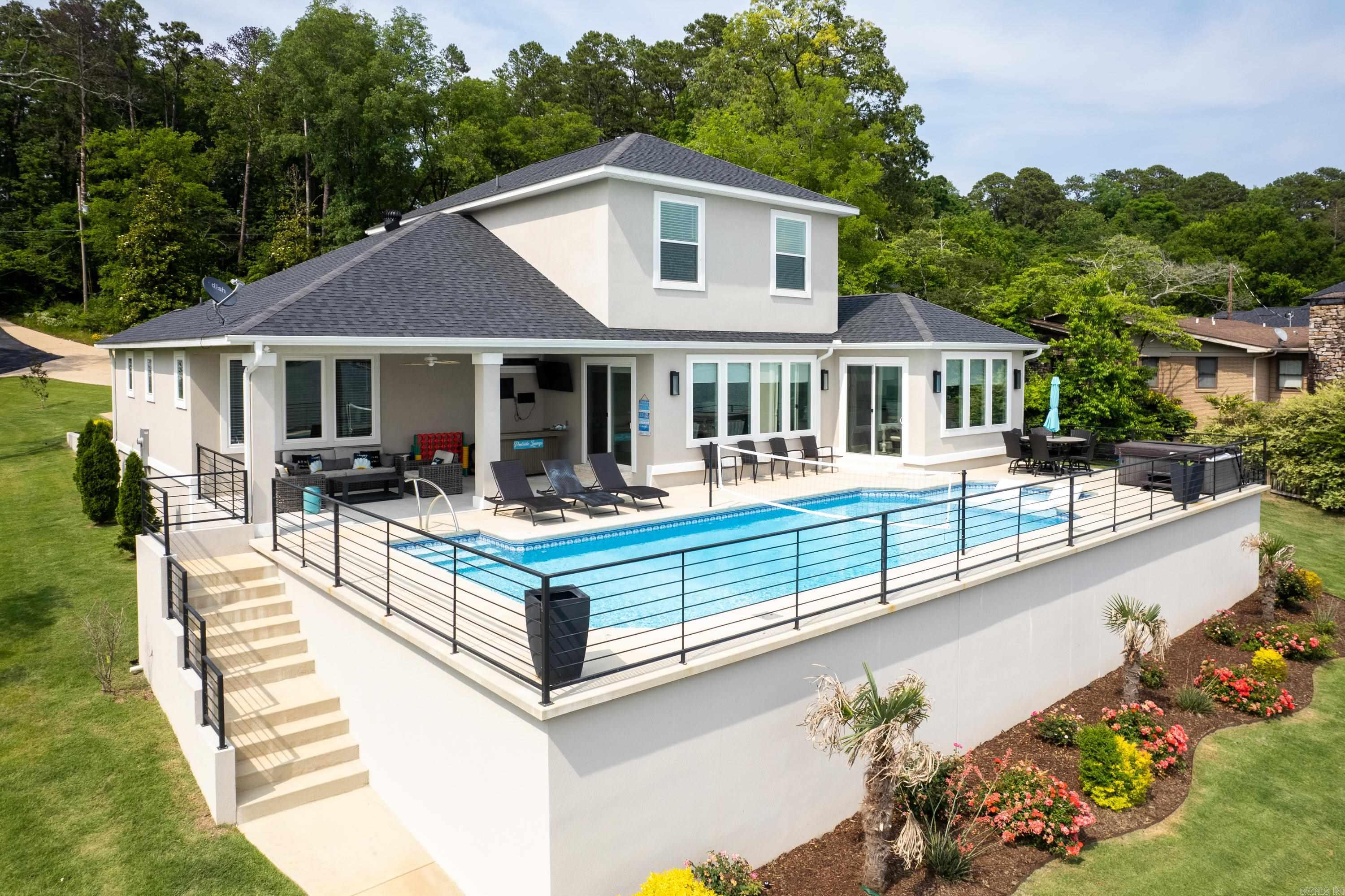 LONG POINT - Residential