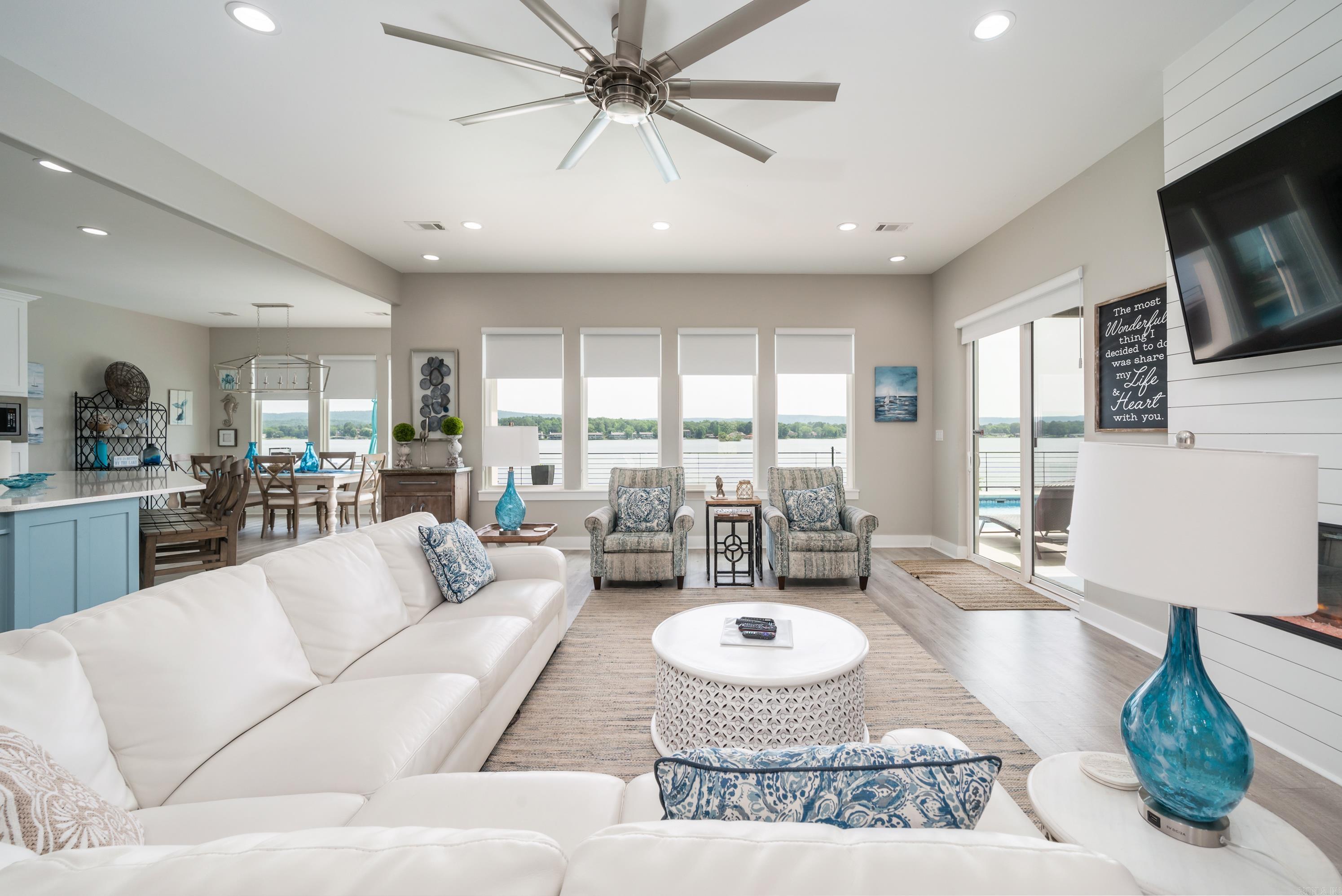 LONG POINT - Residential