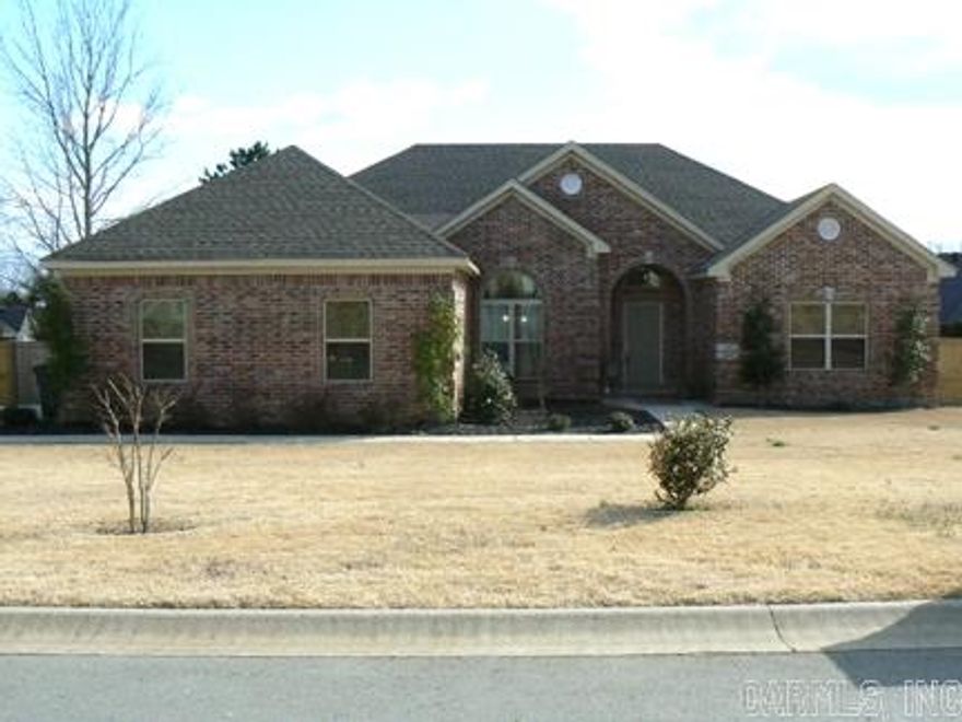 Very nice home with high ceilings, nice trim, formal dining room, awesome kitchen with solid surface counters.  Covered porch, fenced yard and corner lot.  No Smoking. No pets.