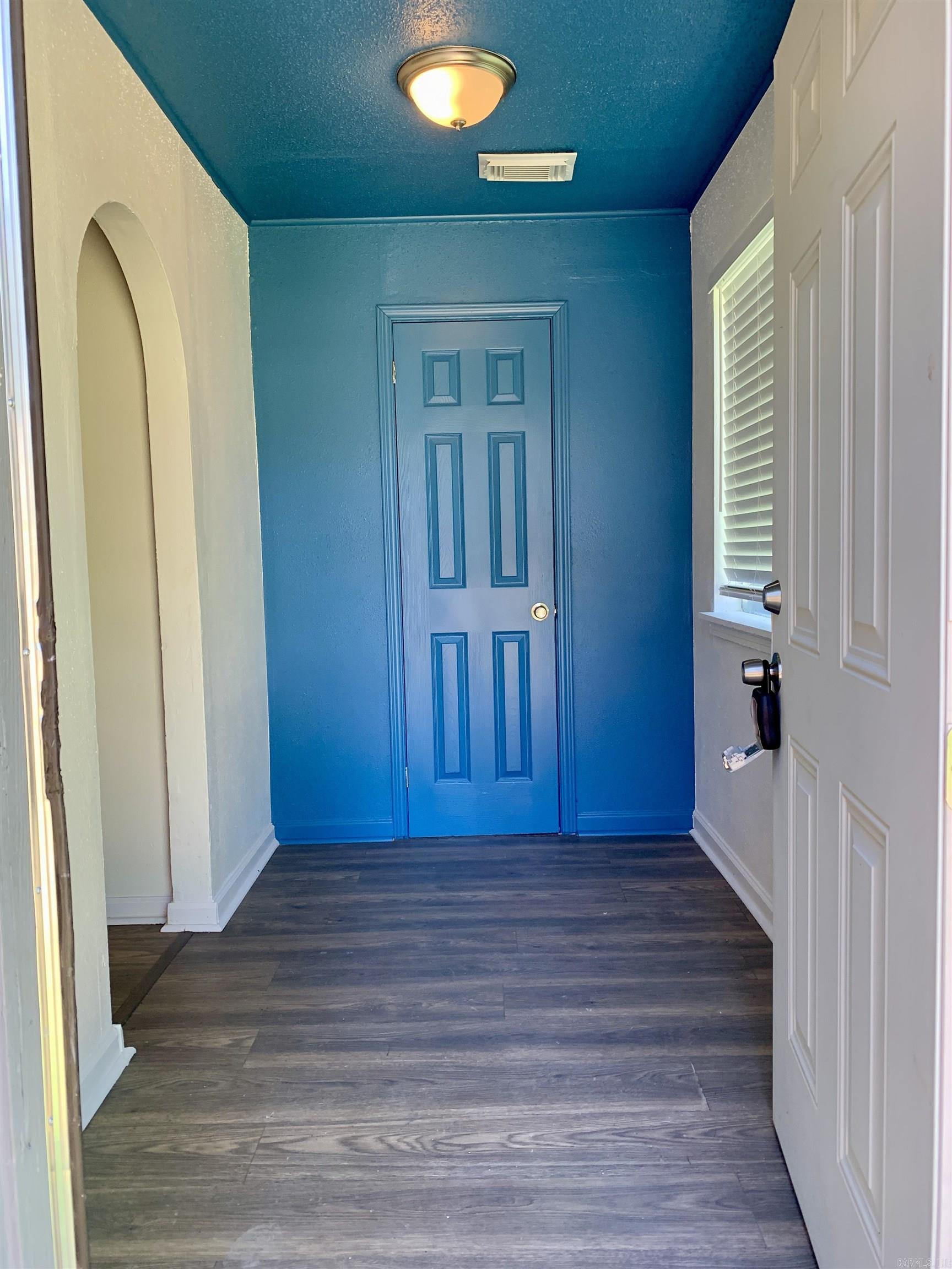 TWIN LAKES - Residential