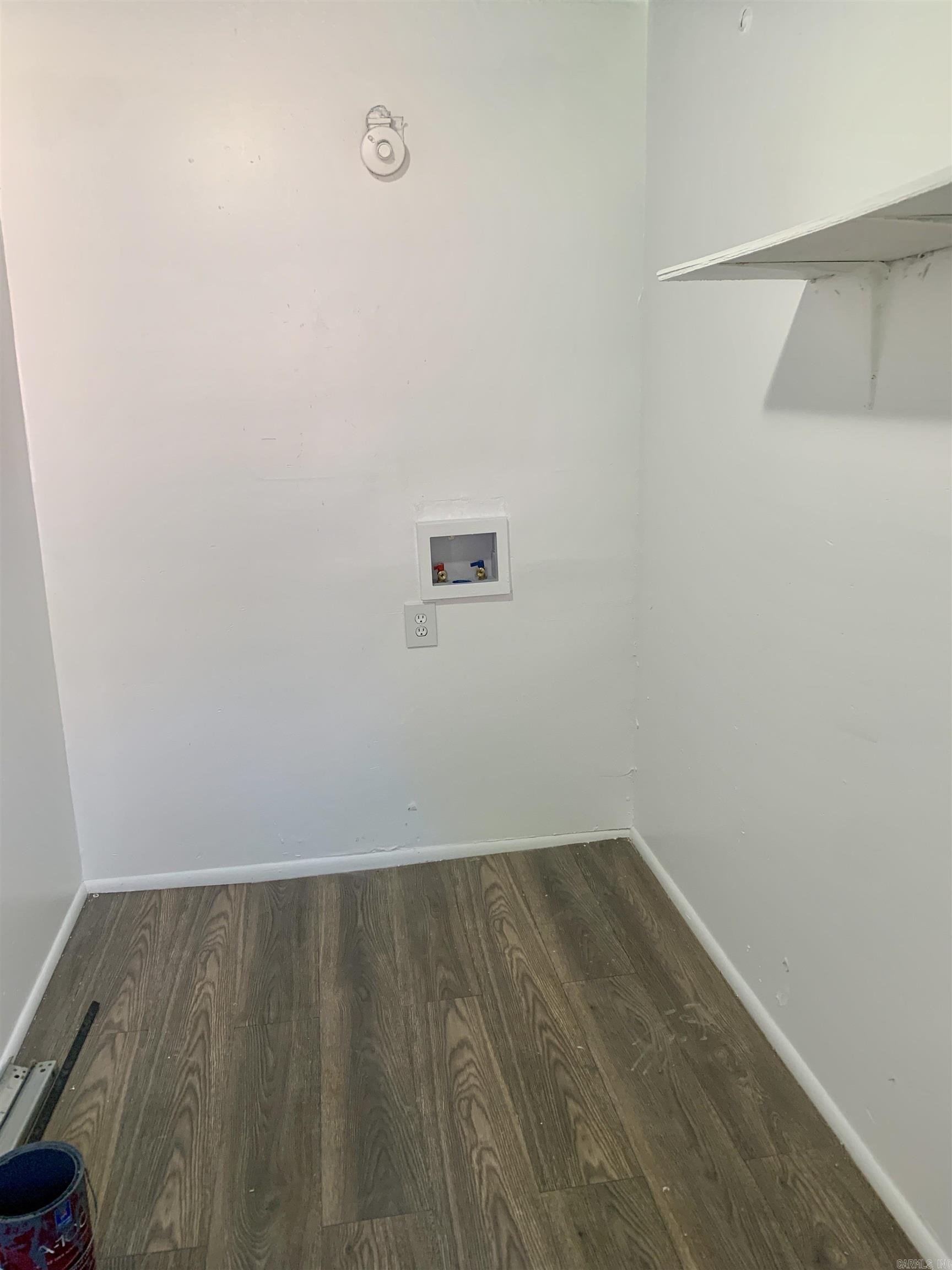 TWIN LAKES - Residential