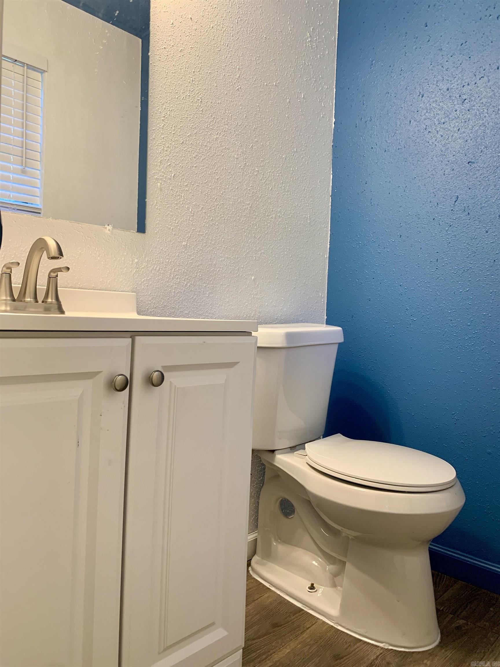 TWIN LAKES - Residential