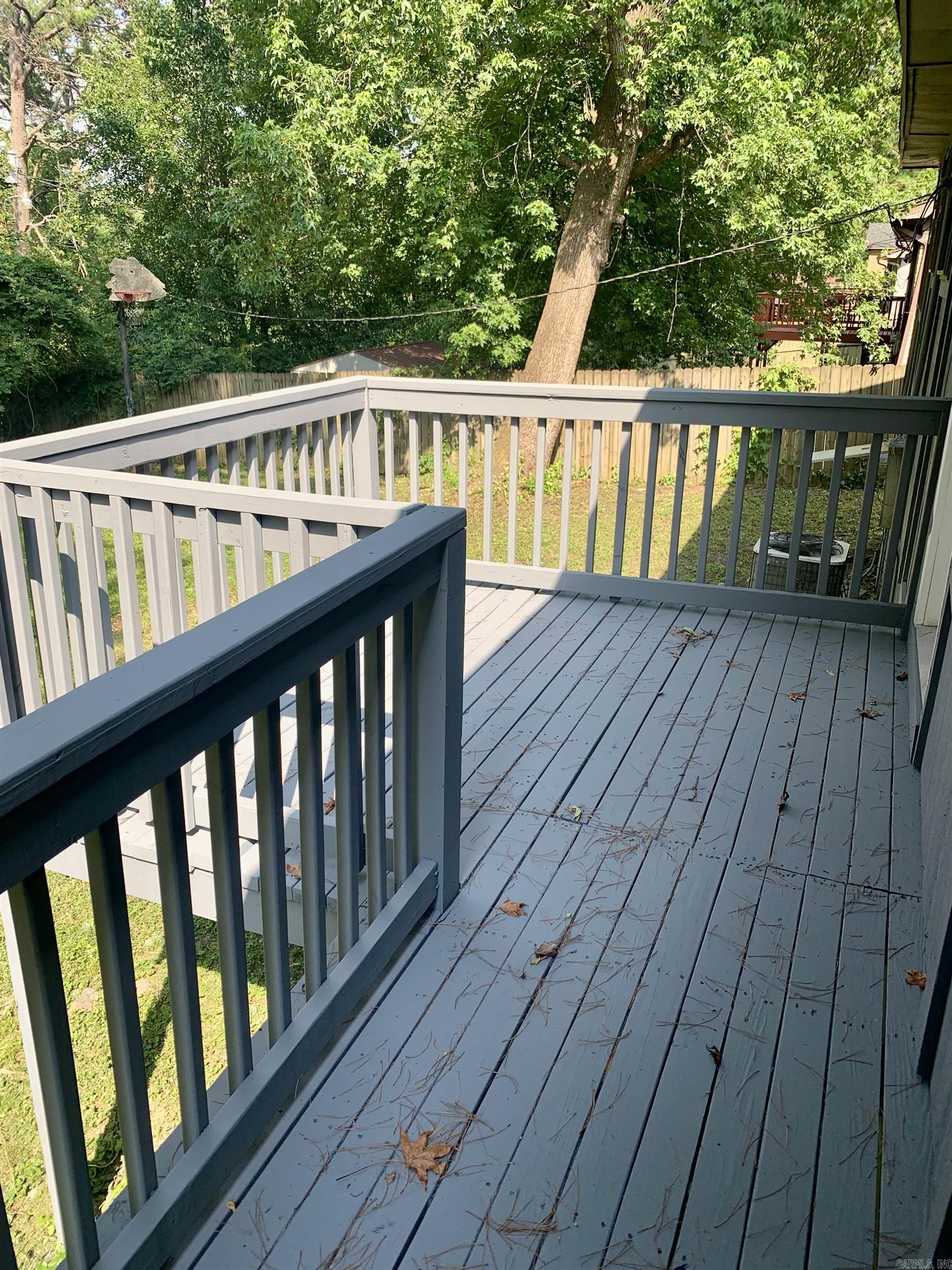 TWIN LAKES - Residential