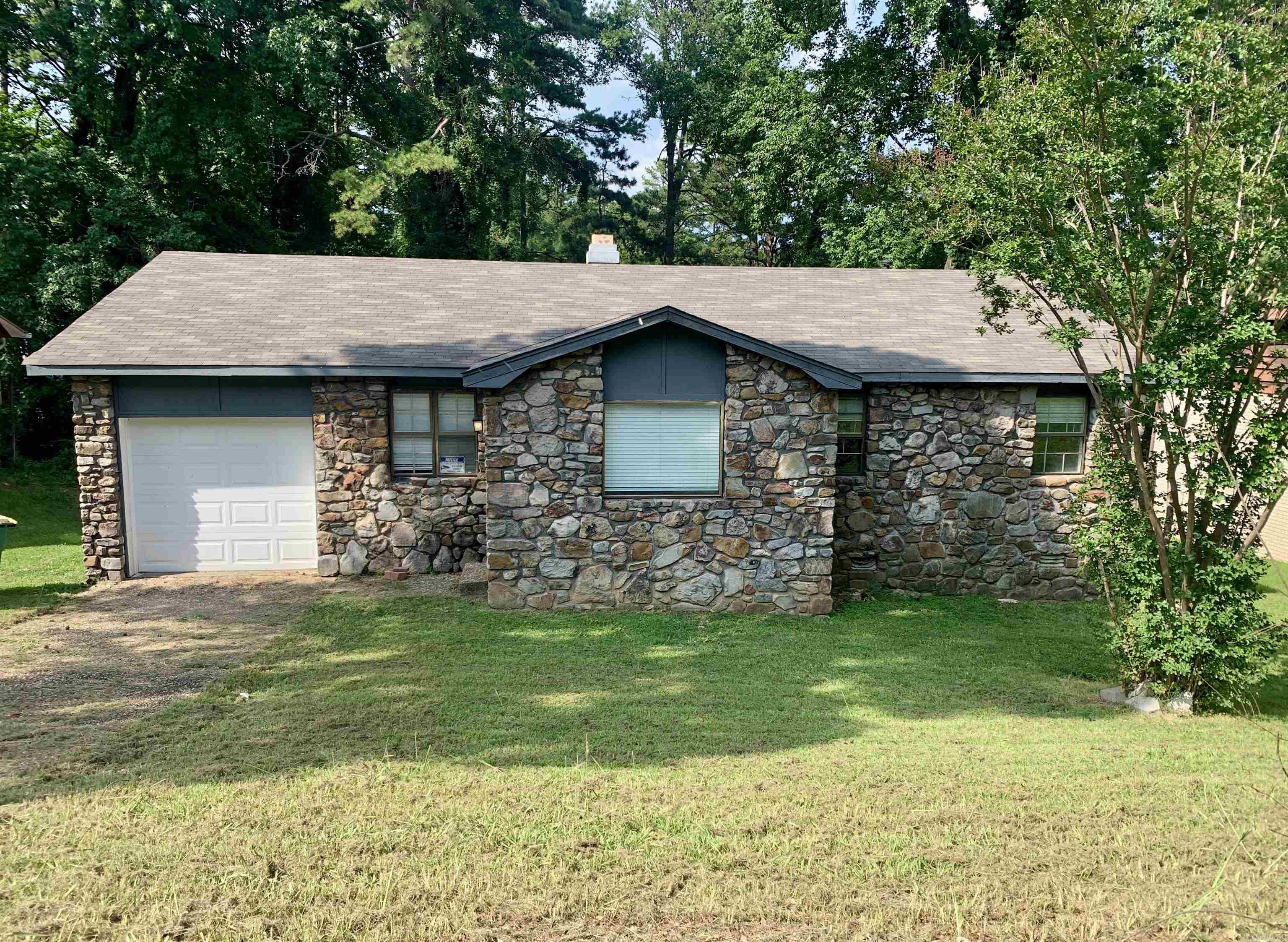 TWIN LAKES - Residential