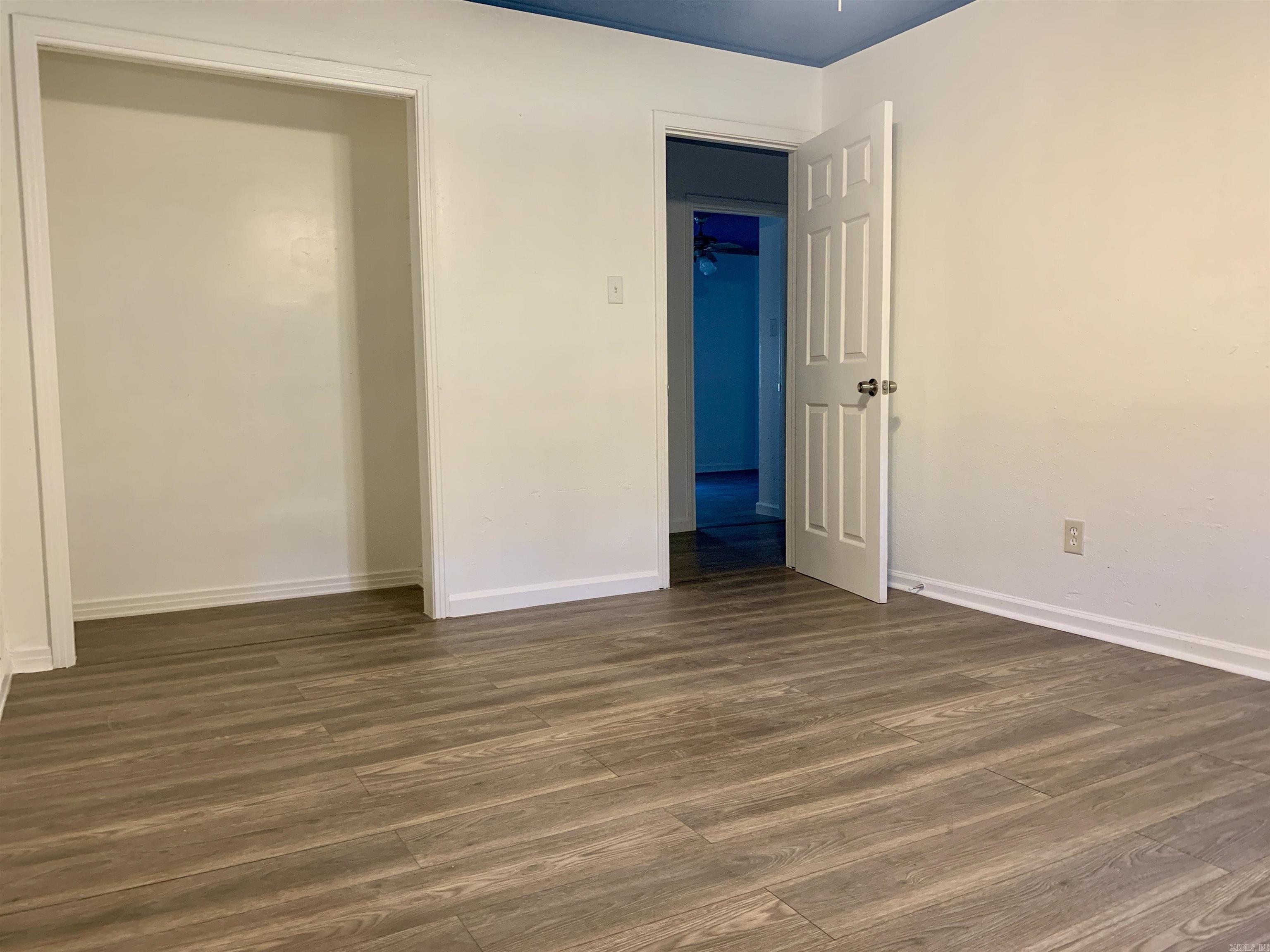 TWIN LAKES - Residential