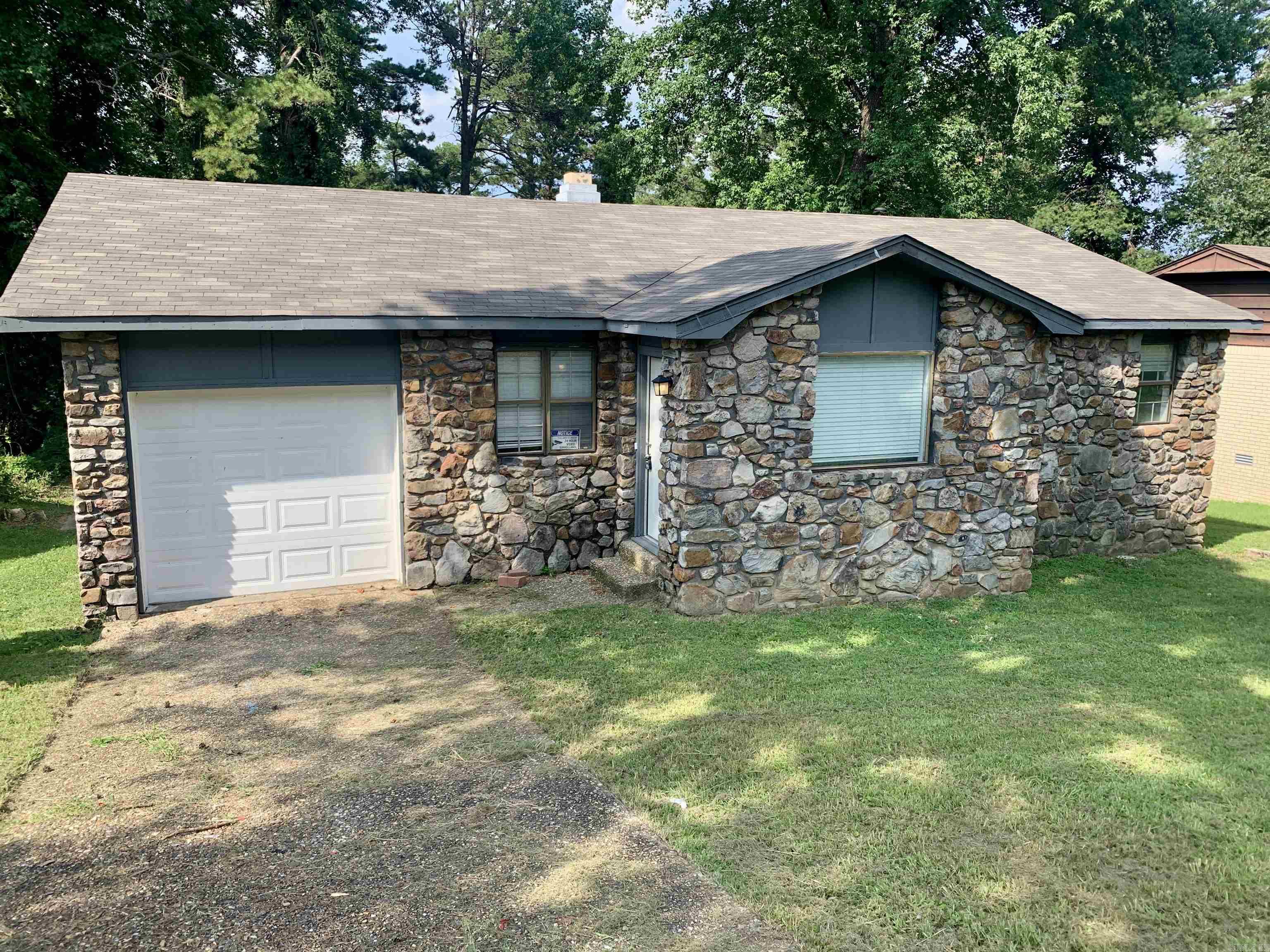 TWIN LAKES - Residential