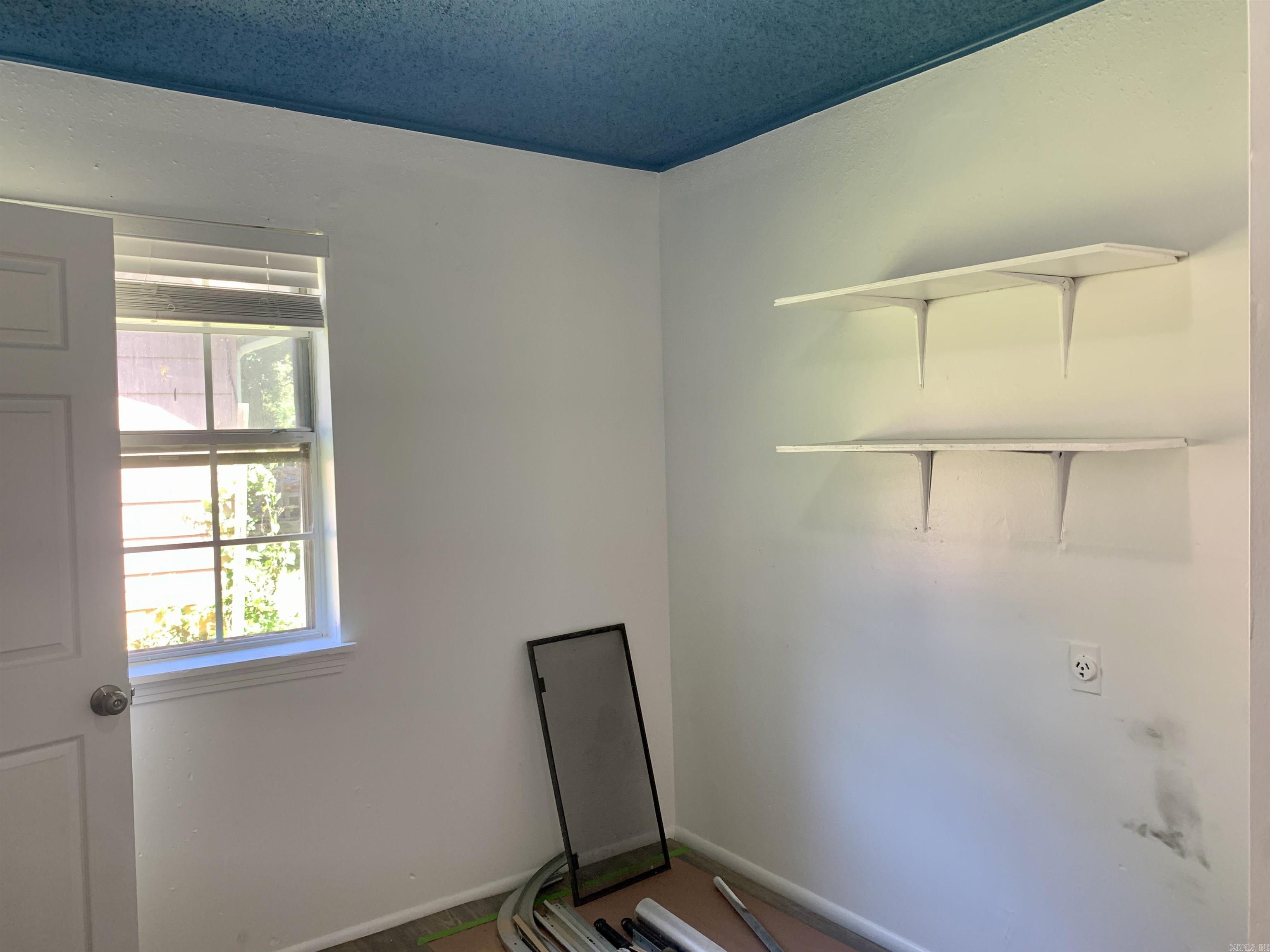 TWIN LAKES - Residential