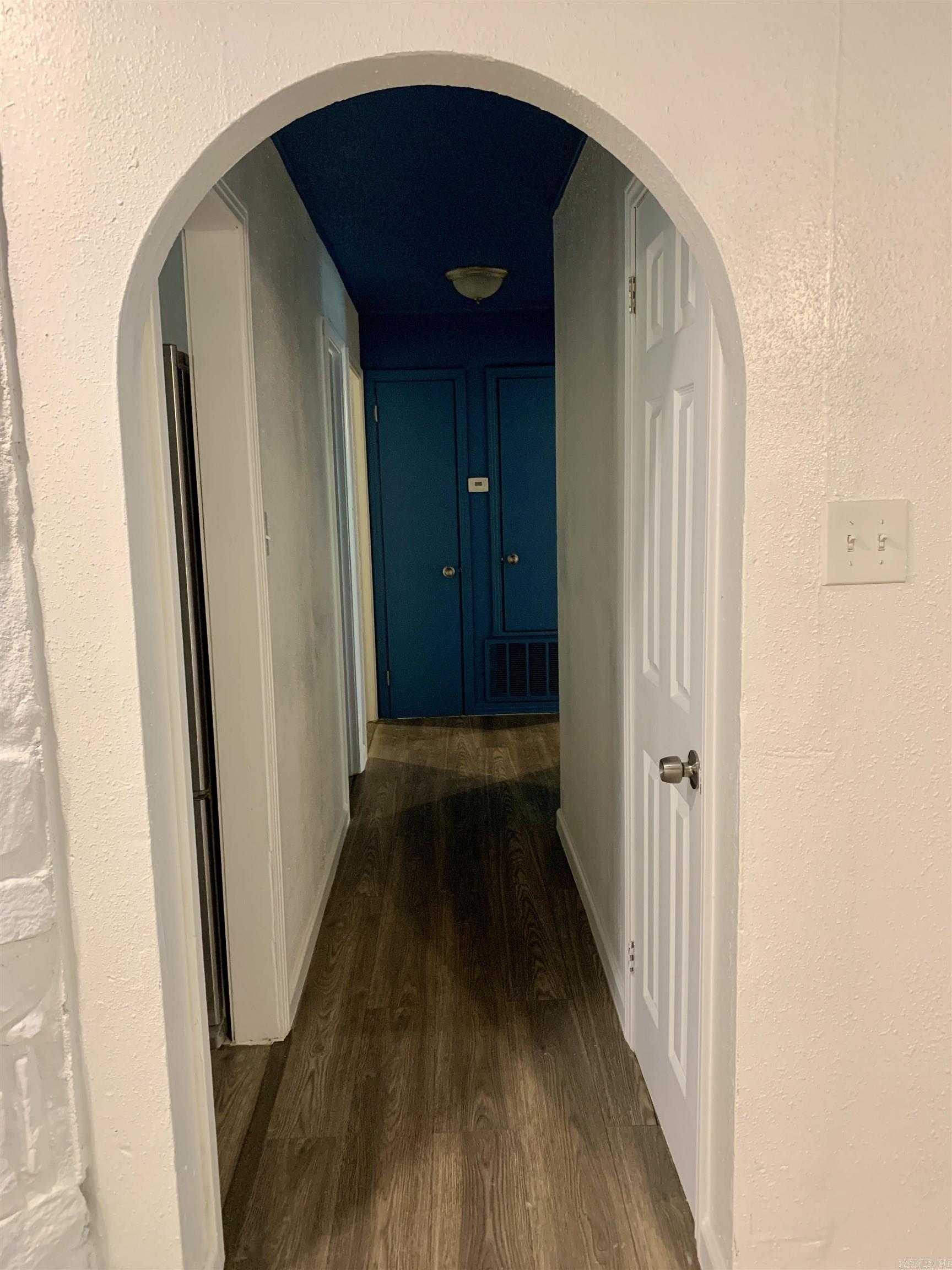 TWIN LAKES - Residential