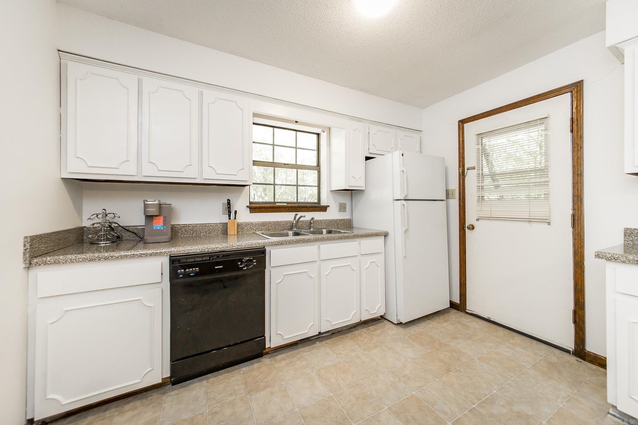 HAMILTON HILLS - Residential