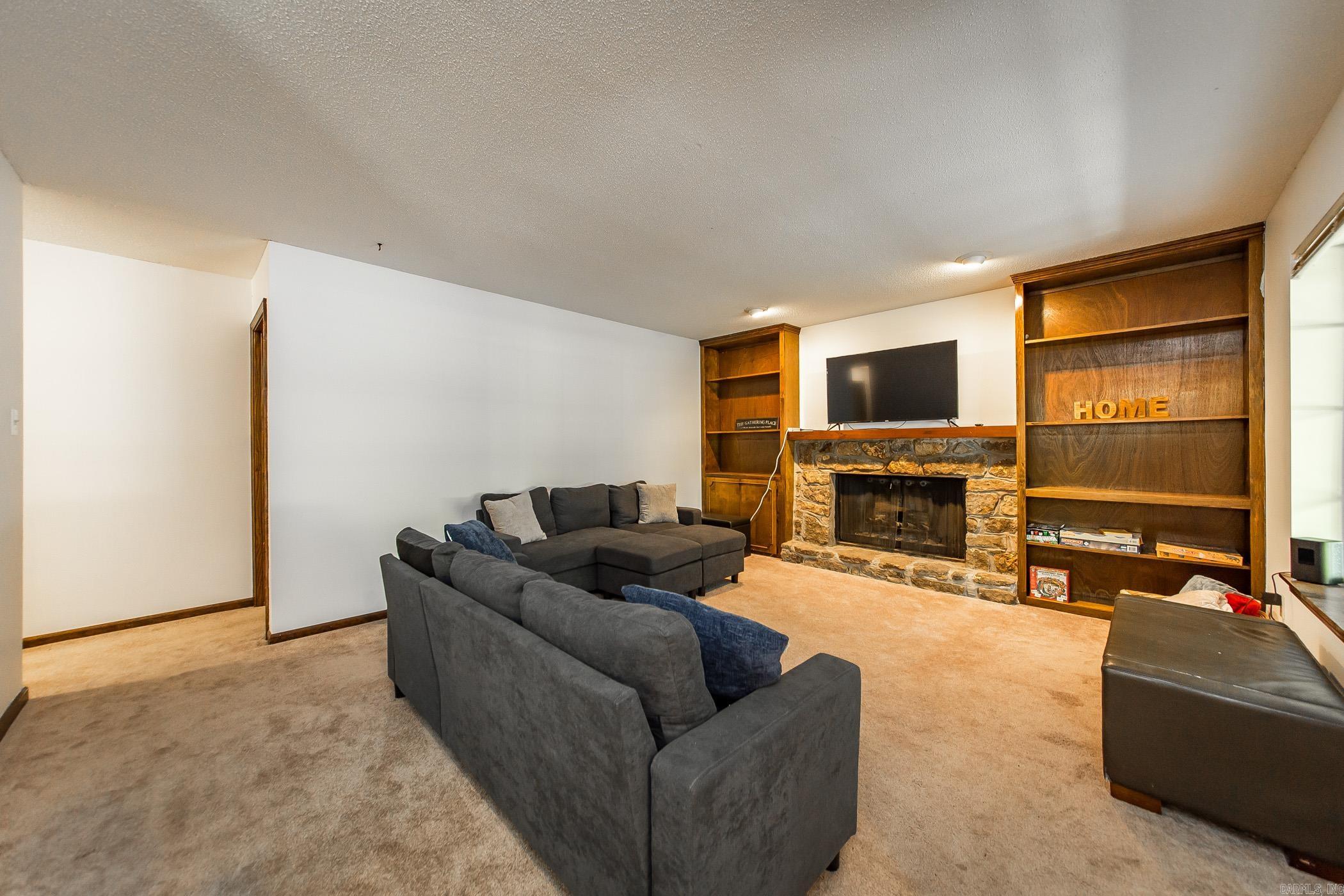 HAMILTON HILLS - Residential