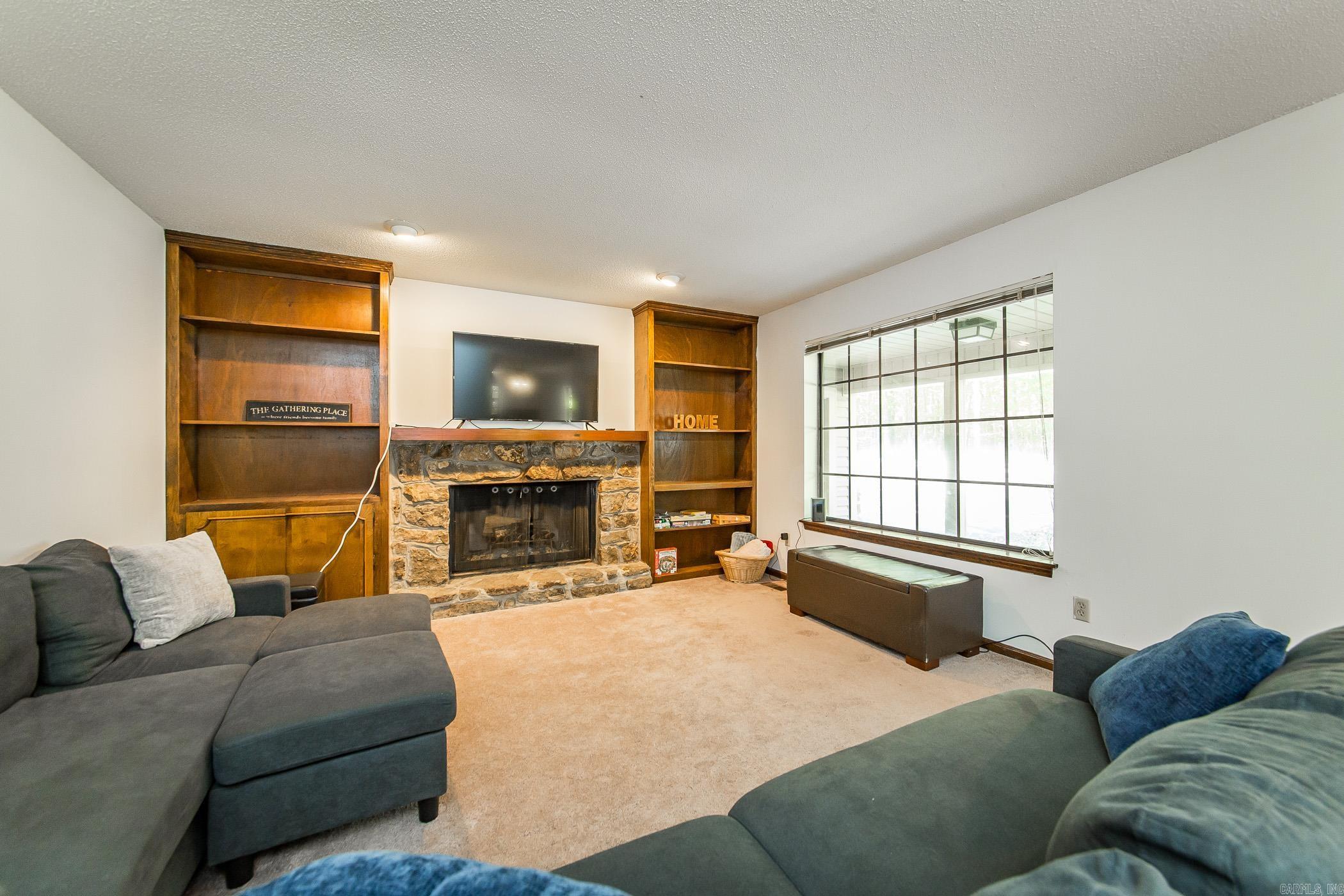 HAMILTON HILLS - Residential