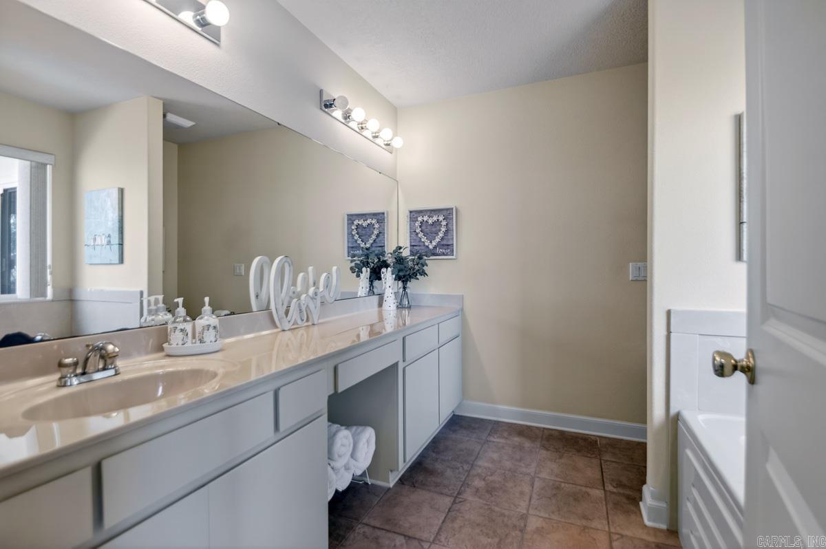 MIGUEL - Residential