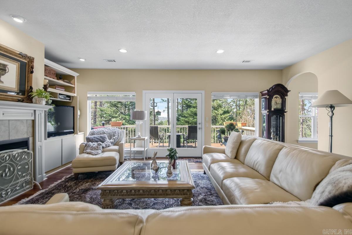 MIGUEL - Residential