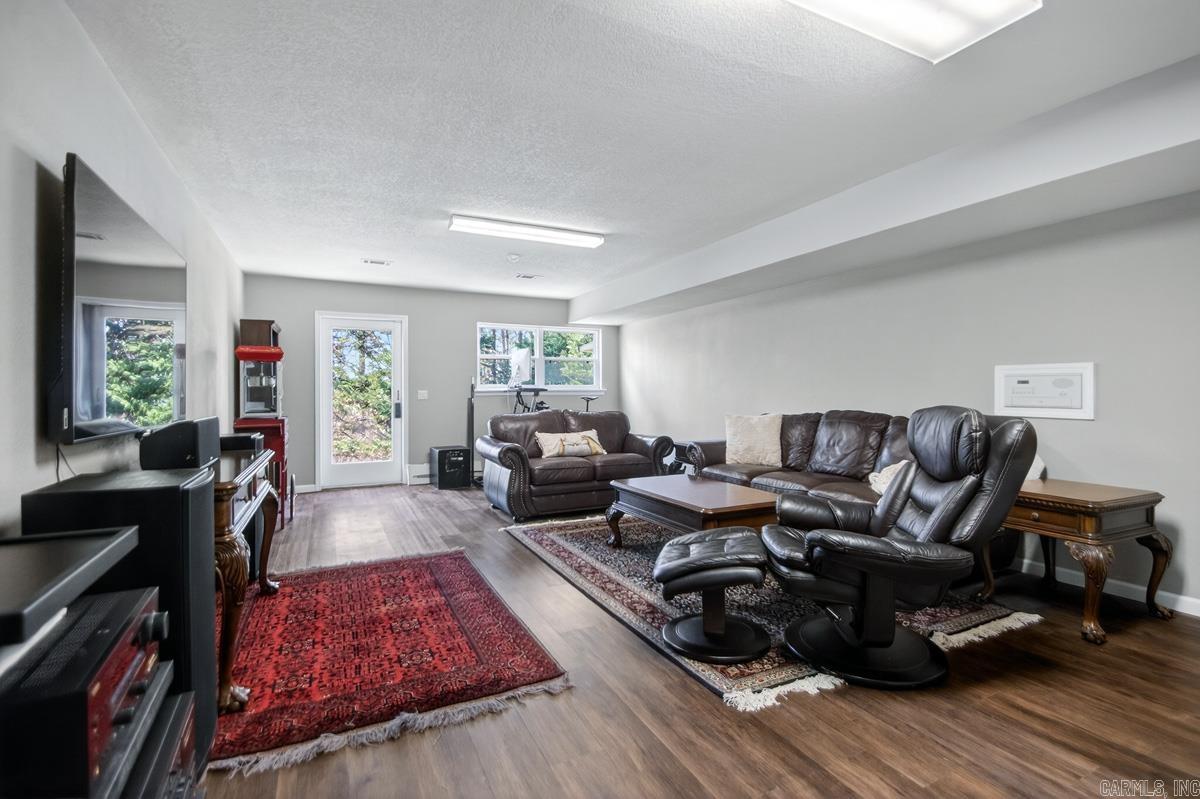 MIGUEL - Residential