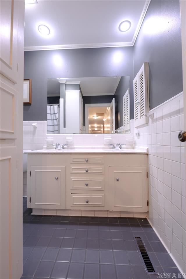 Thompson Heights - Residential