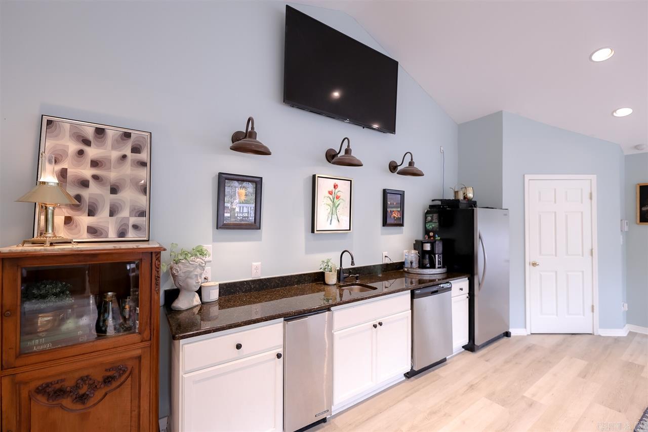 Thompson Heights - Residential