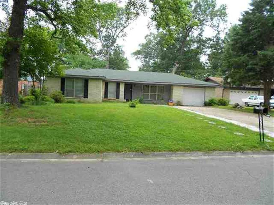 This house could be 4 bedrooms or 3 bedroom and 2 living areas. Property is included in HomeSteps First Look Initiative, which will expire on August 7, 2013. No investors offer will be reviewed during this time. Repaired.