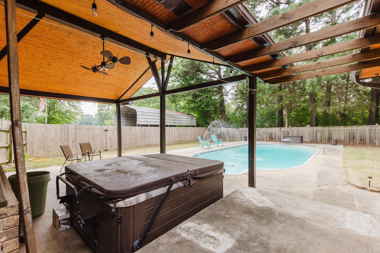 BRIAR SPRINGS - Residential