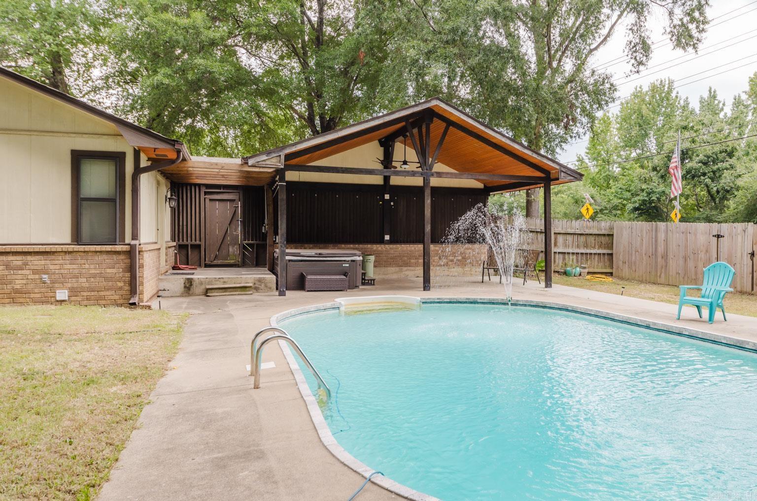 BRIAR SPRINGS - Residential