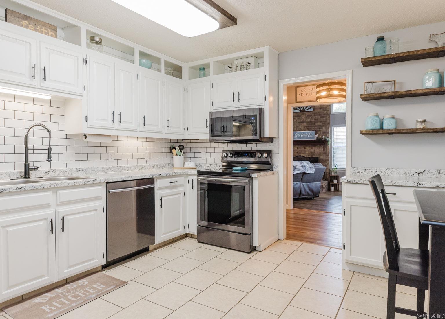 BRIAR SPRINGS - Residential