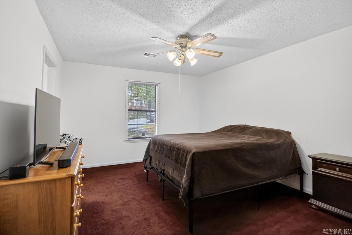 WOODLAND HILLS TO LR - Residential