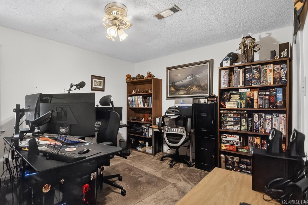WOODLAND HILLS TO LR - Residential