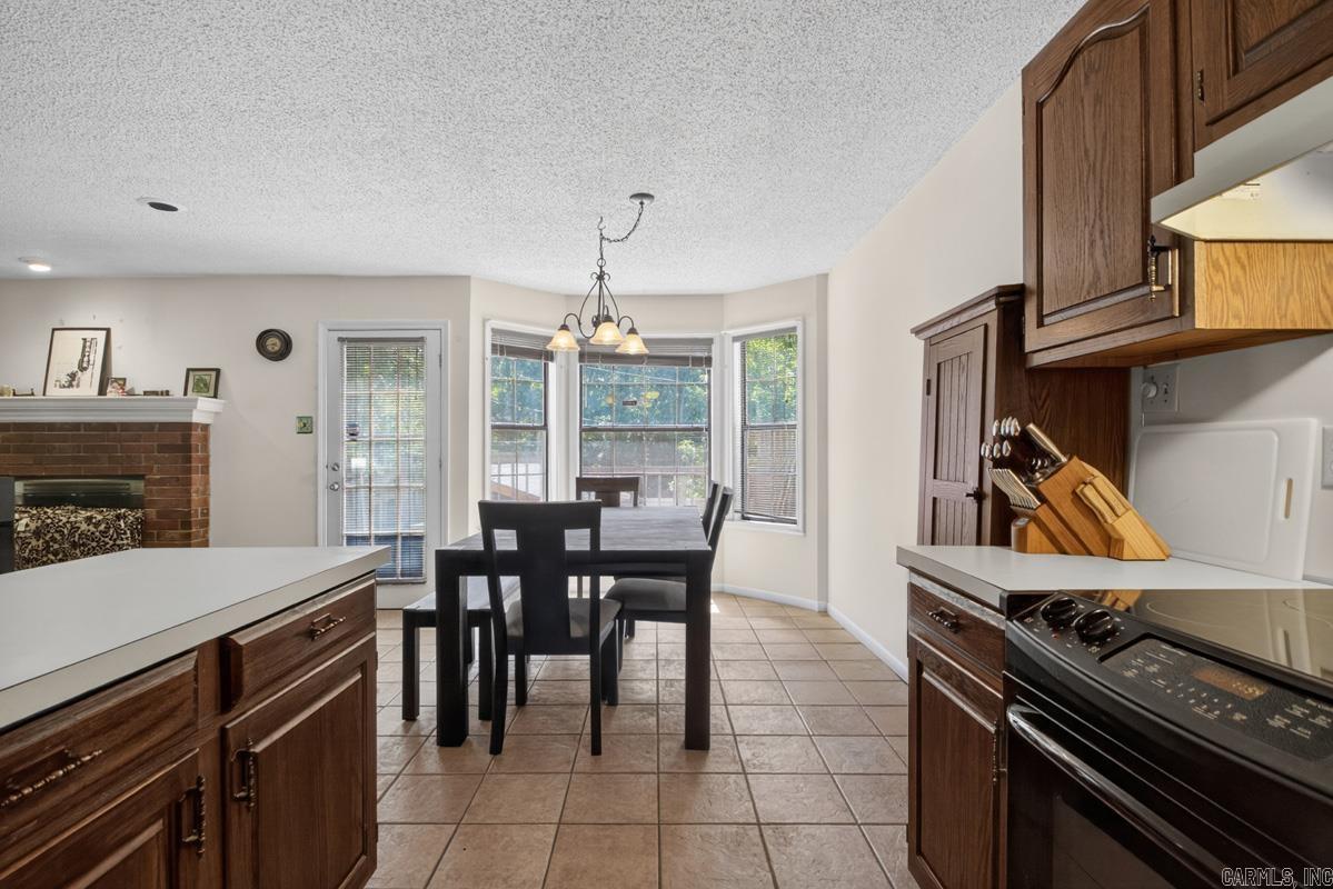 WOODLAND HILLS TO LR - Residential