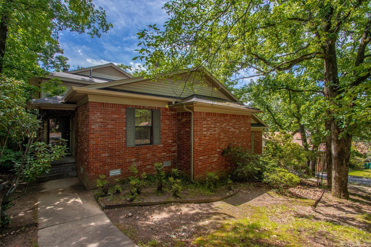 WOODLAND HILLS TO LR - Residential