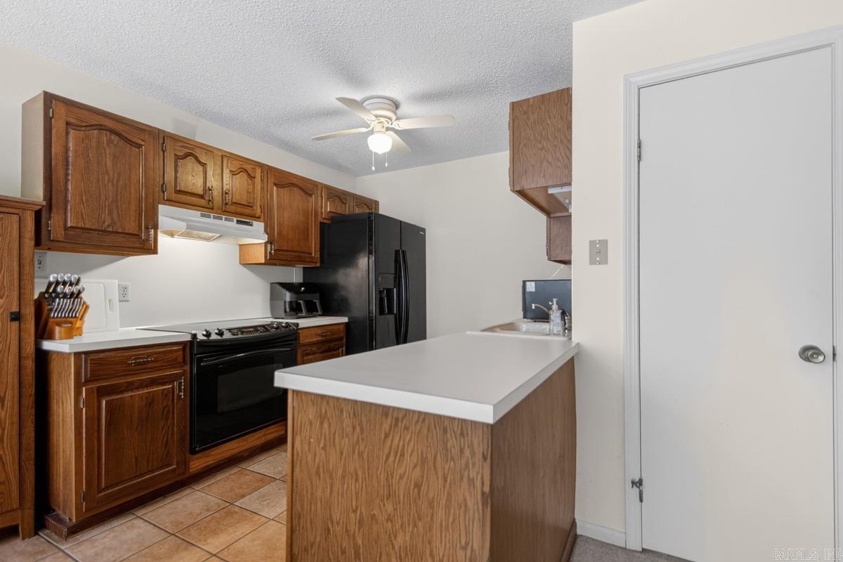 WOODLAND HILLS TO LR - Residential