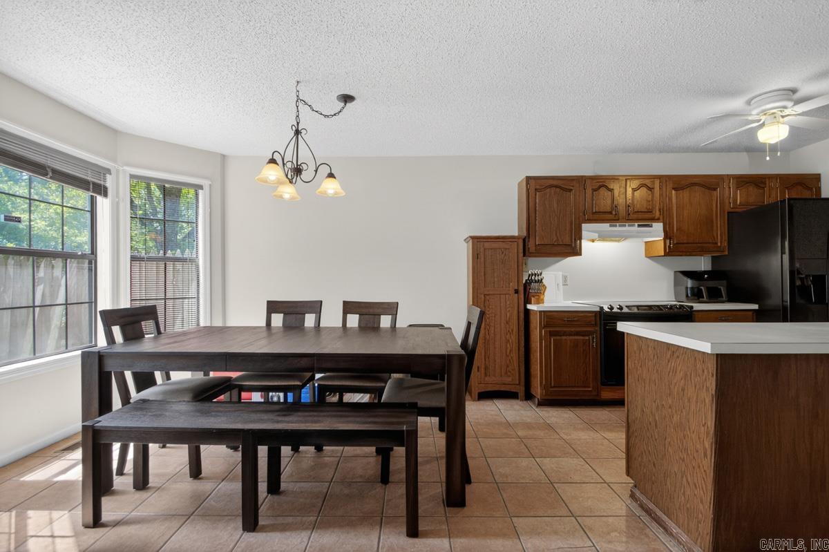 WOODLAND HILLS TO LR - Residential