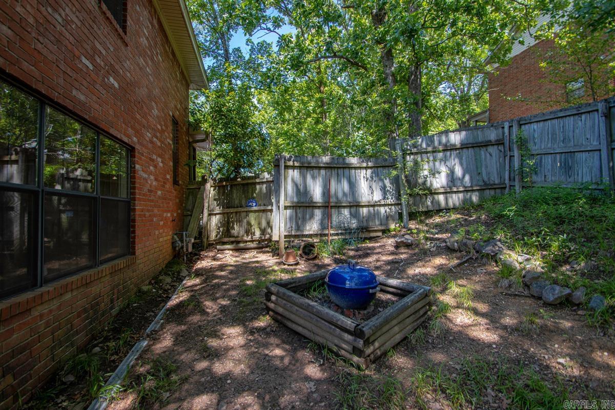 WOODLAND HILLS TO LR - Residential