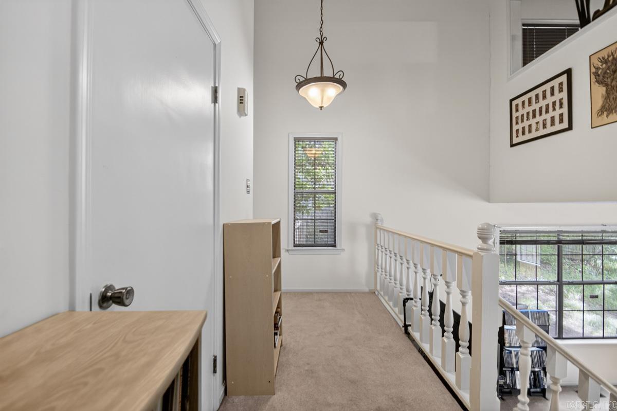 WOODLAND HILLS TO LR - Residential