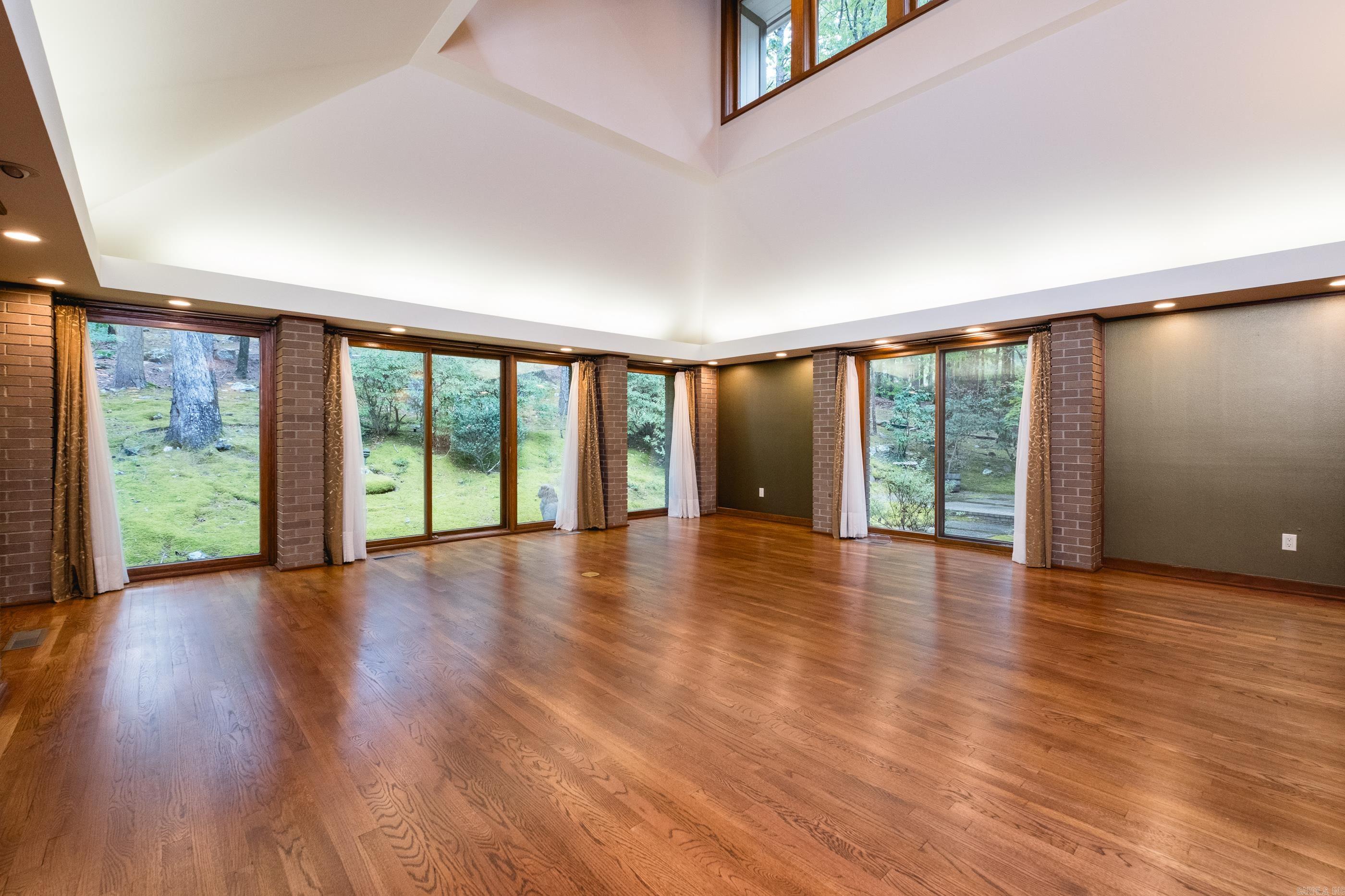 HICKORY HILLS HPR - Residential
