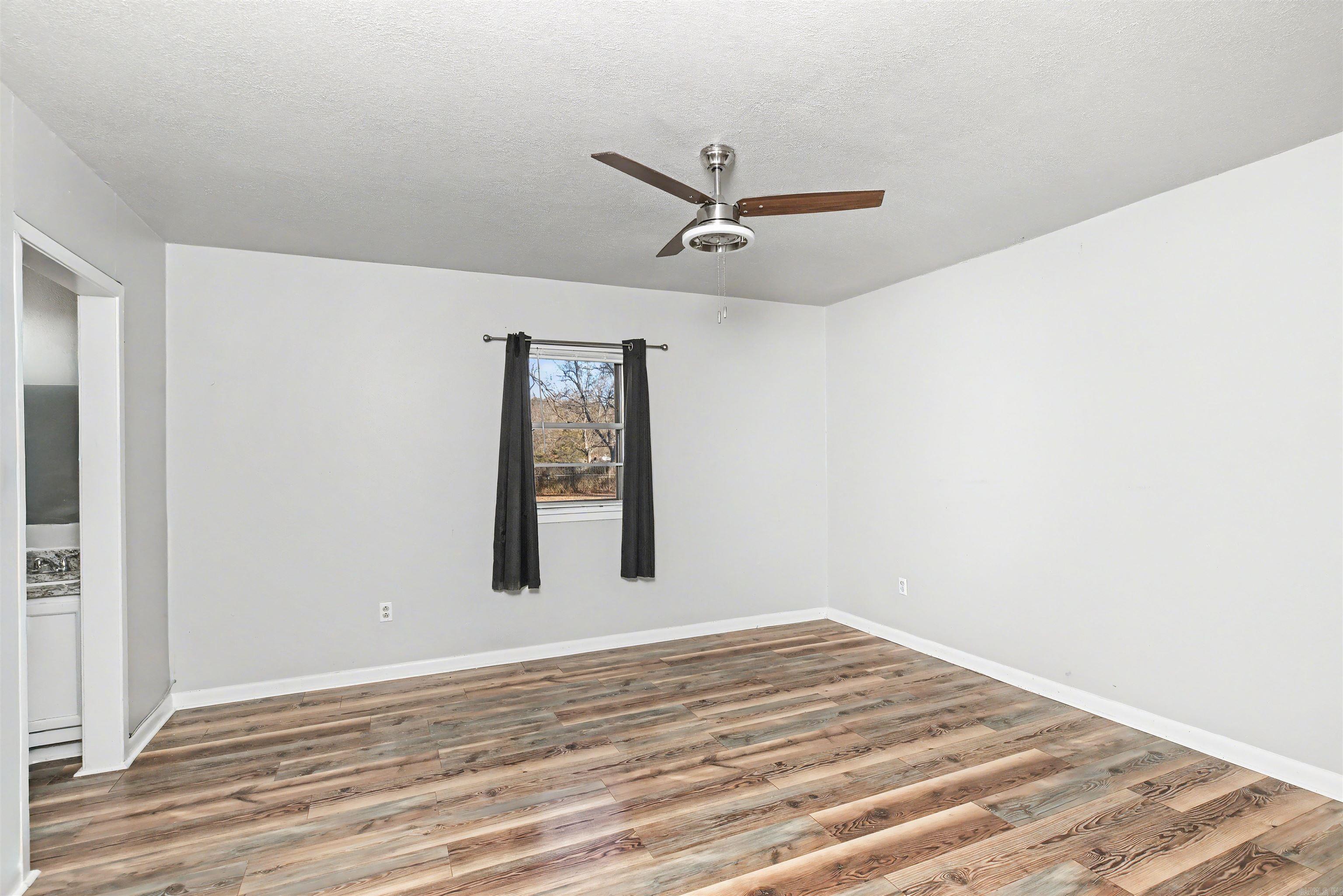 TOWN & COUNTRY ADD - Residential