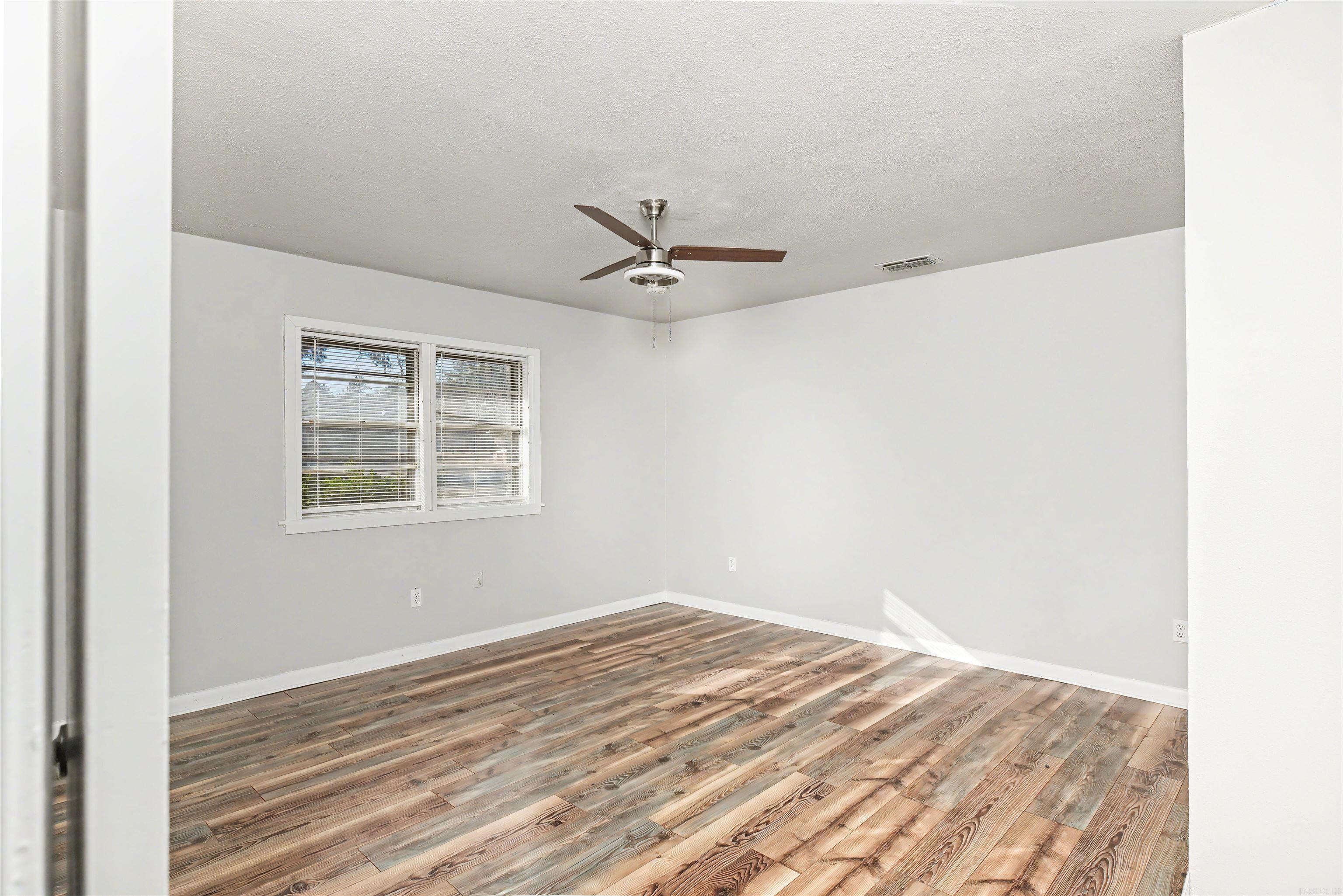 TOWN & COUNTRY ADD - Residential