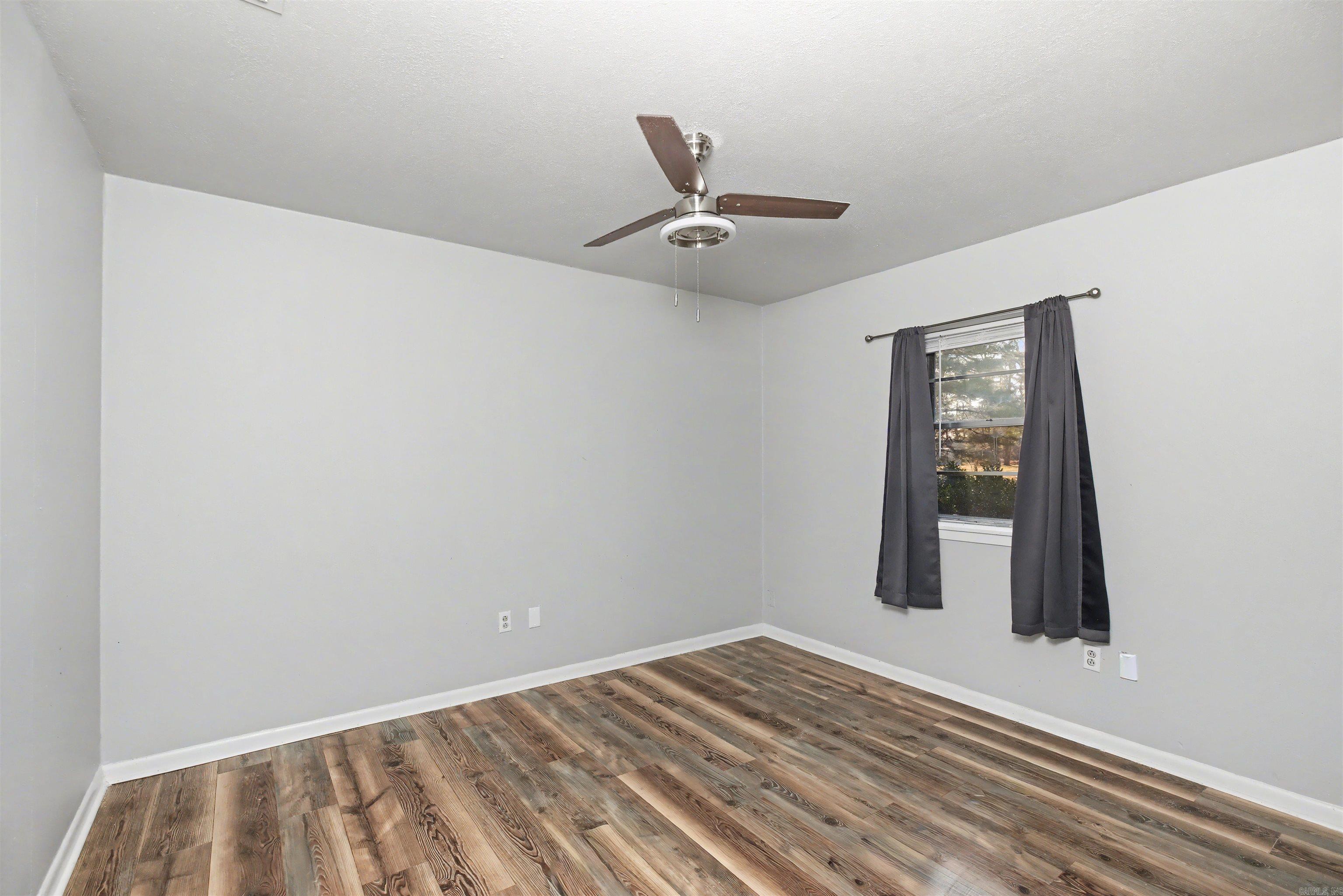 TOWN & COUNTRY ADD - Residential