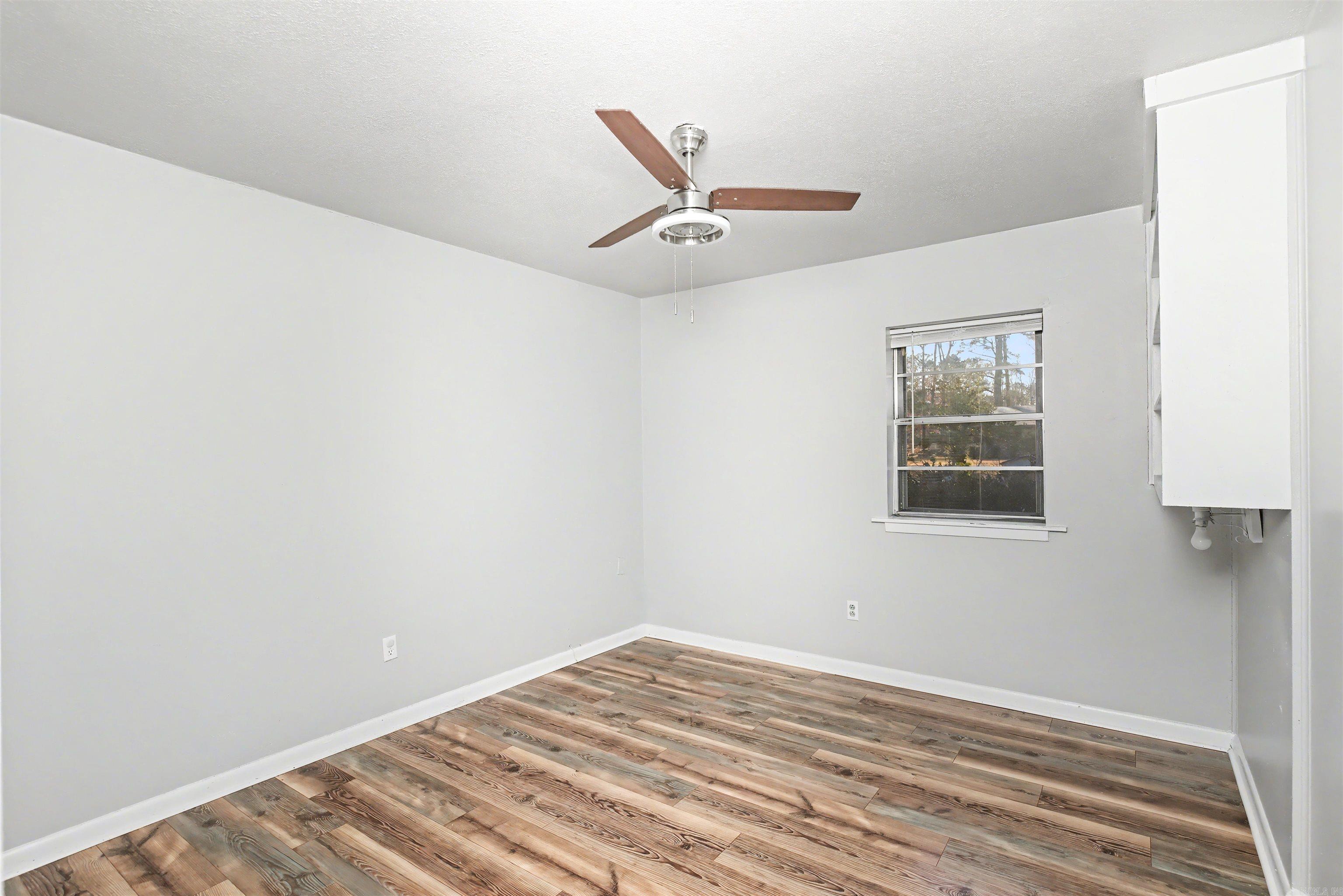 TOWN & COUNTRY ADD - Residential