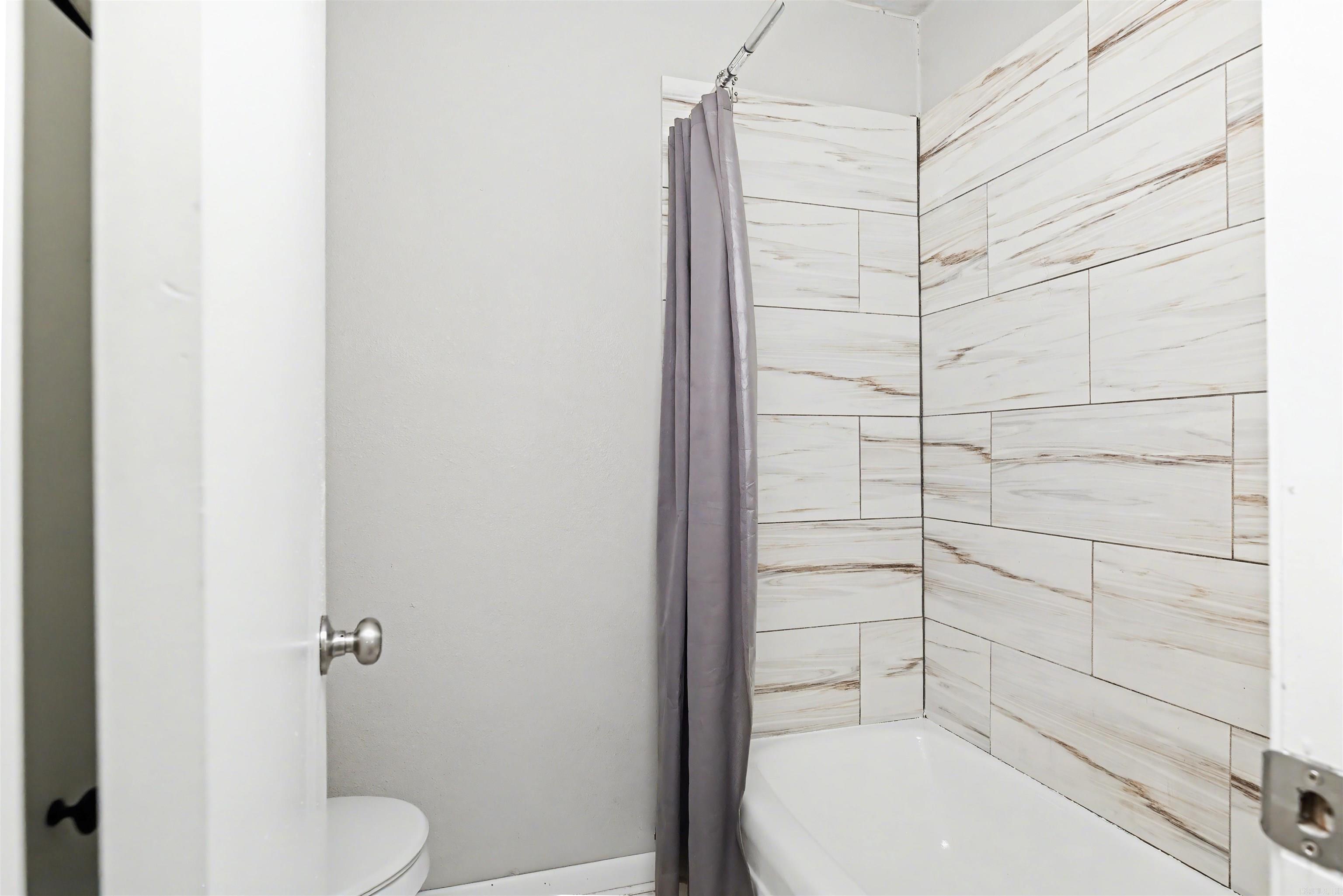 TOWN & COUNTRY ADD - Residential