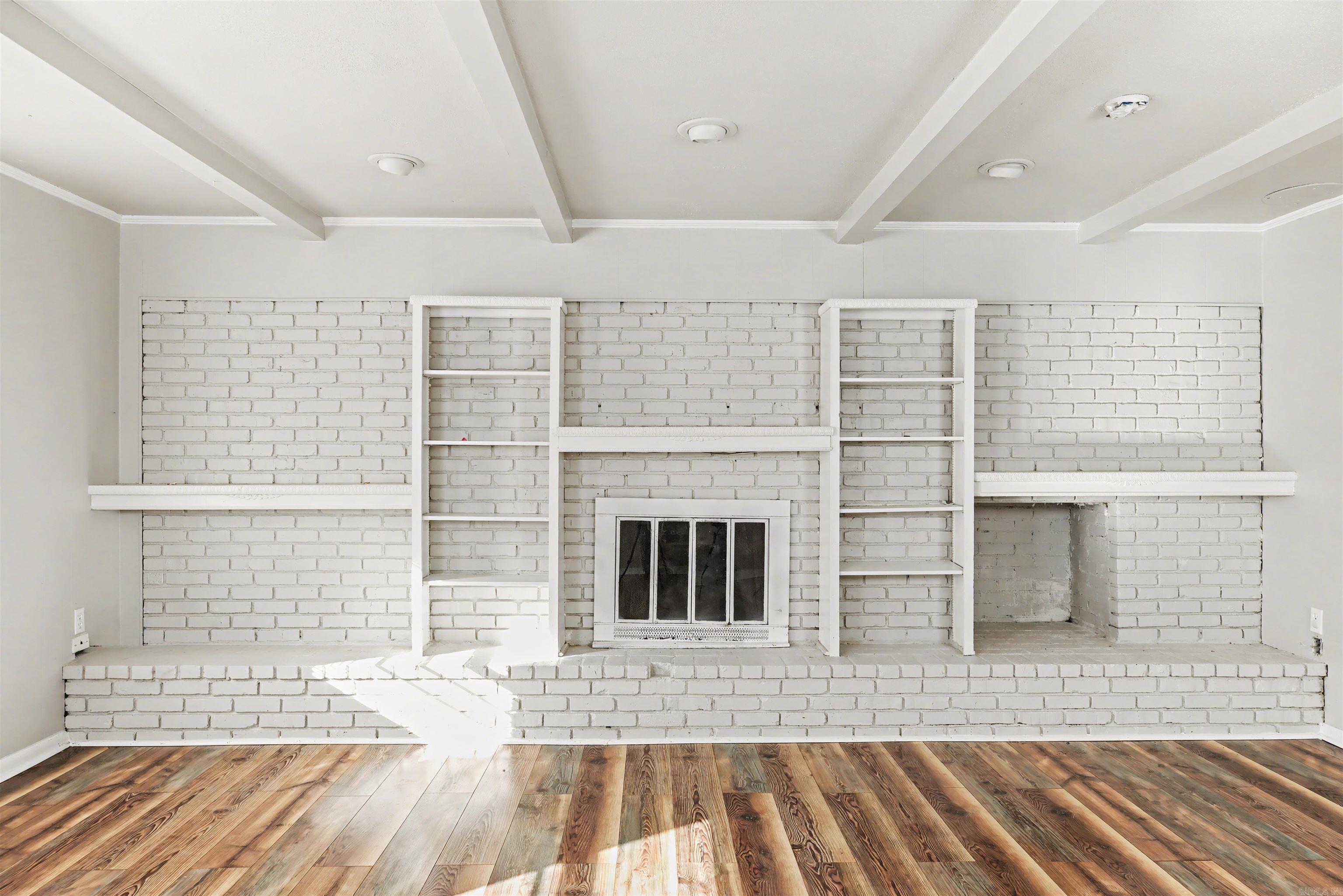 TOWN & COUNTRY ADD - Residential